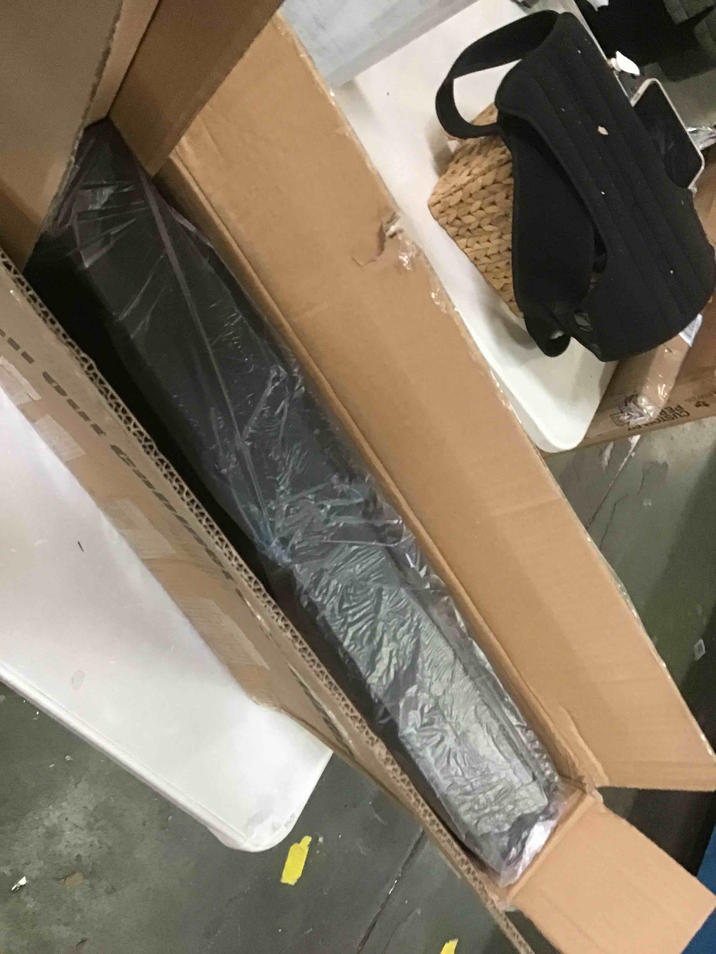 https://s3.amazonaws.com/lotting-images-prod/bidfta/RED6007188_1708193907317.jpeg
