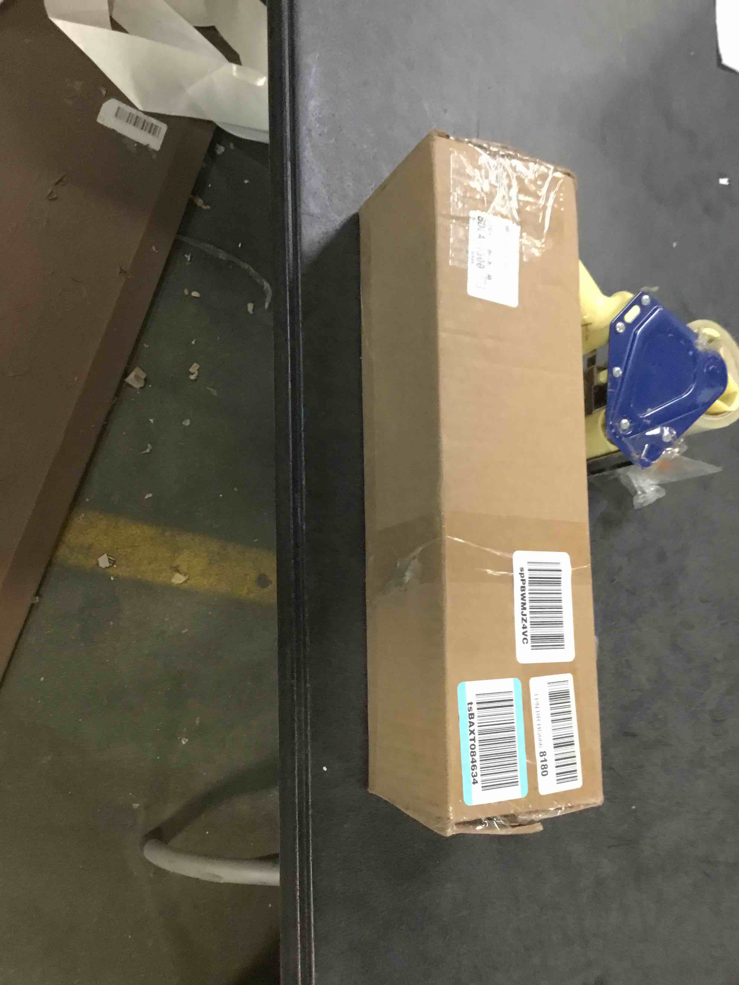 https://s3.amazonaws.com/lotting-images-prod/bidfta/RED6007635_1708440797817.jpeg
