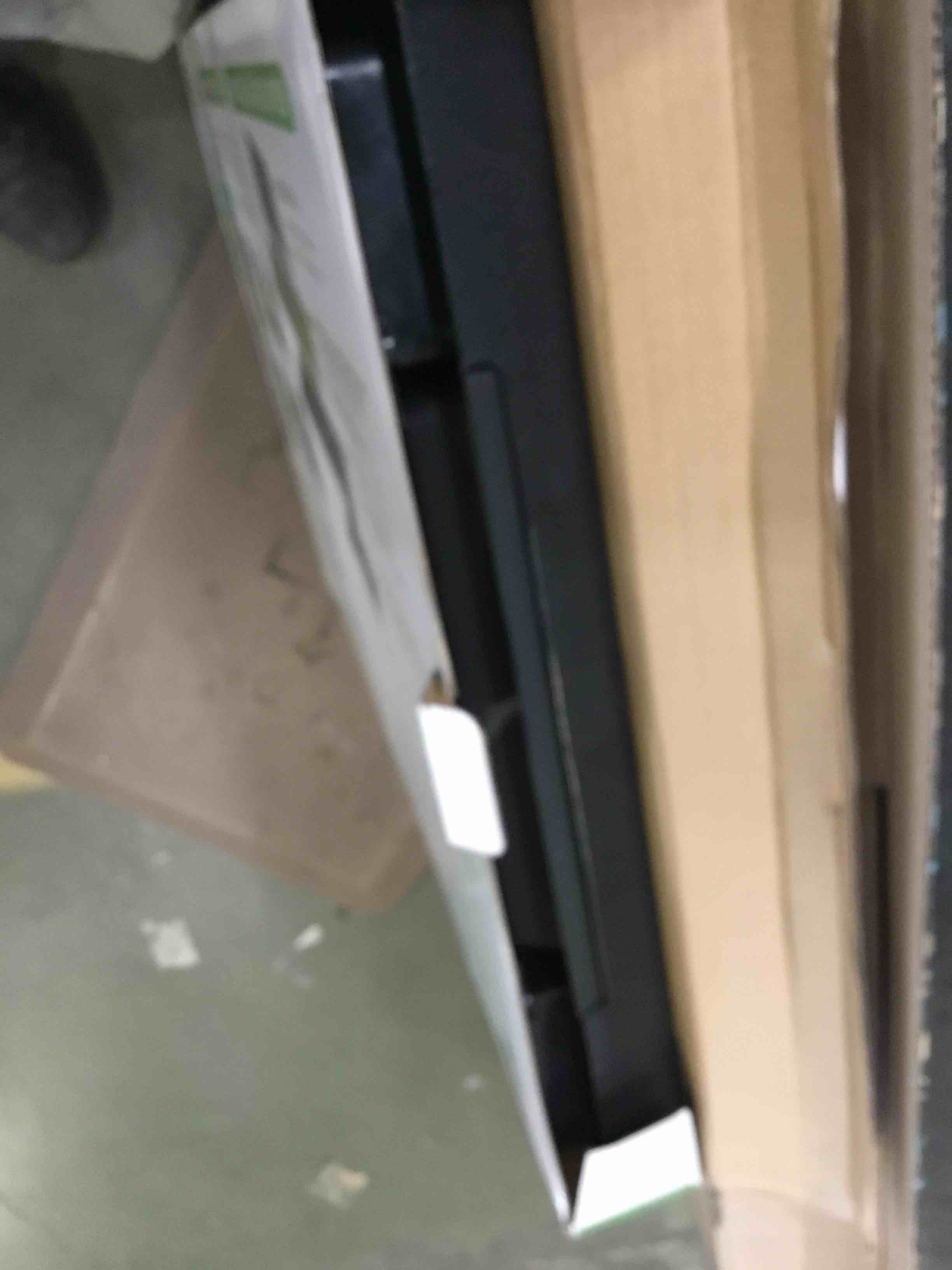 https://s3.amazonaws.com/lotting-images-prod/bidfta/RED6007697_1708448206598.jpeg