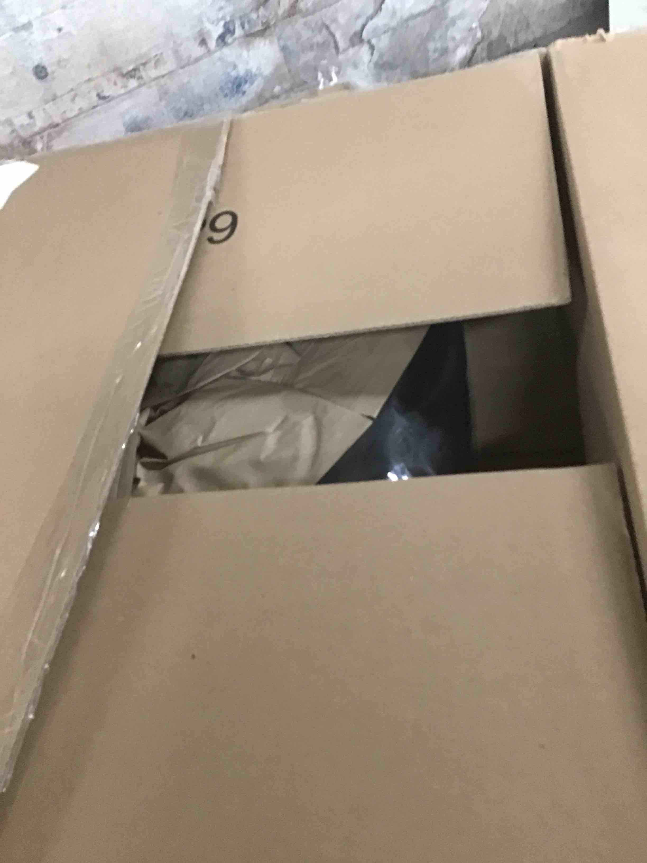 https://s3.amazonaws.com/lotting-images-prod/bidfta/RED6010602_1724953398687.jpeg