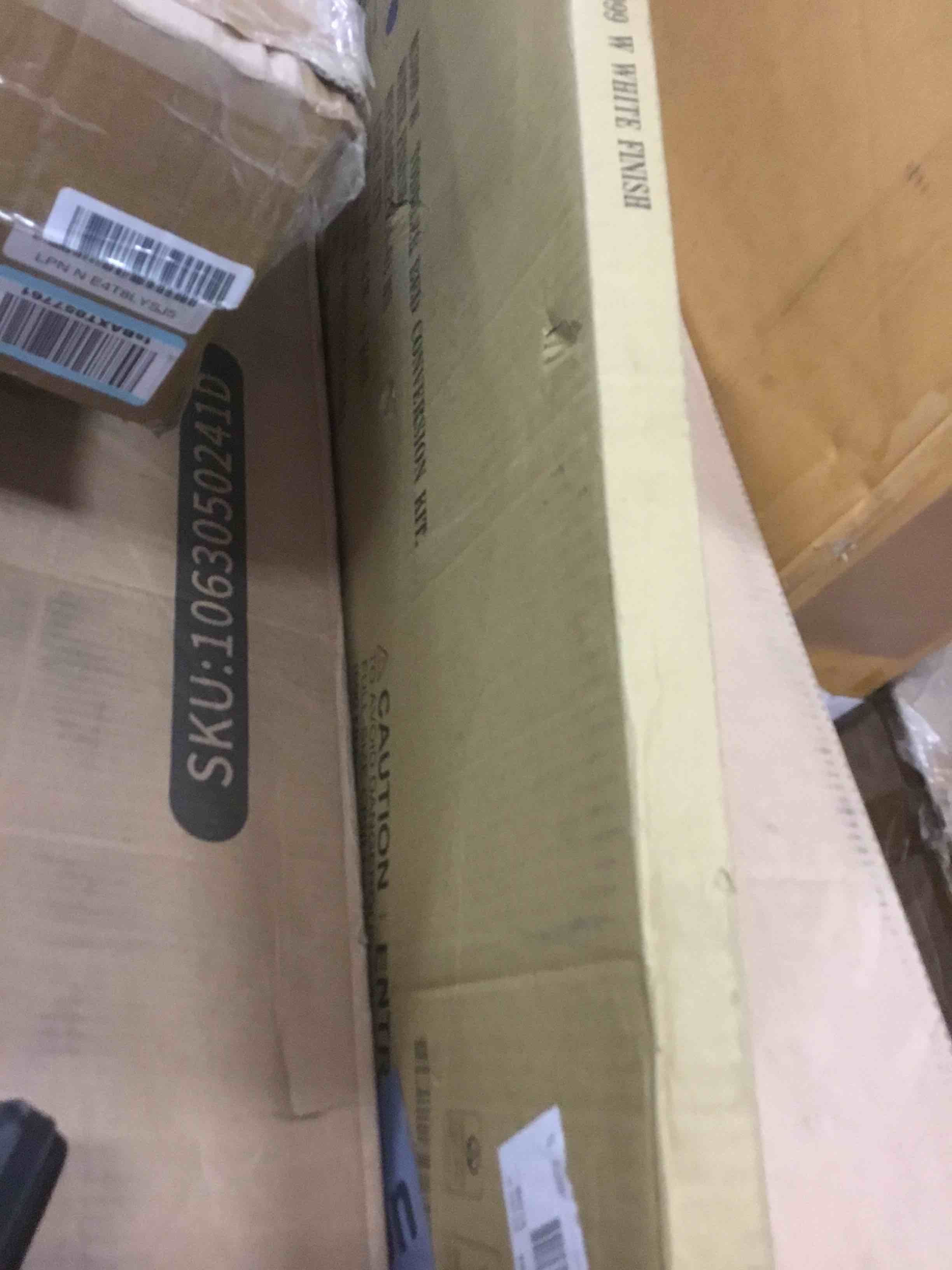 https://s3.amazonaws.com/lotting-images-prod/bidfta/RED6010927_1725562950677.jpeg
