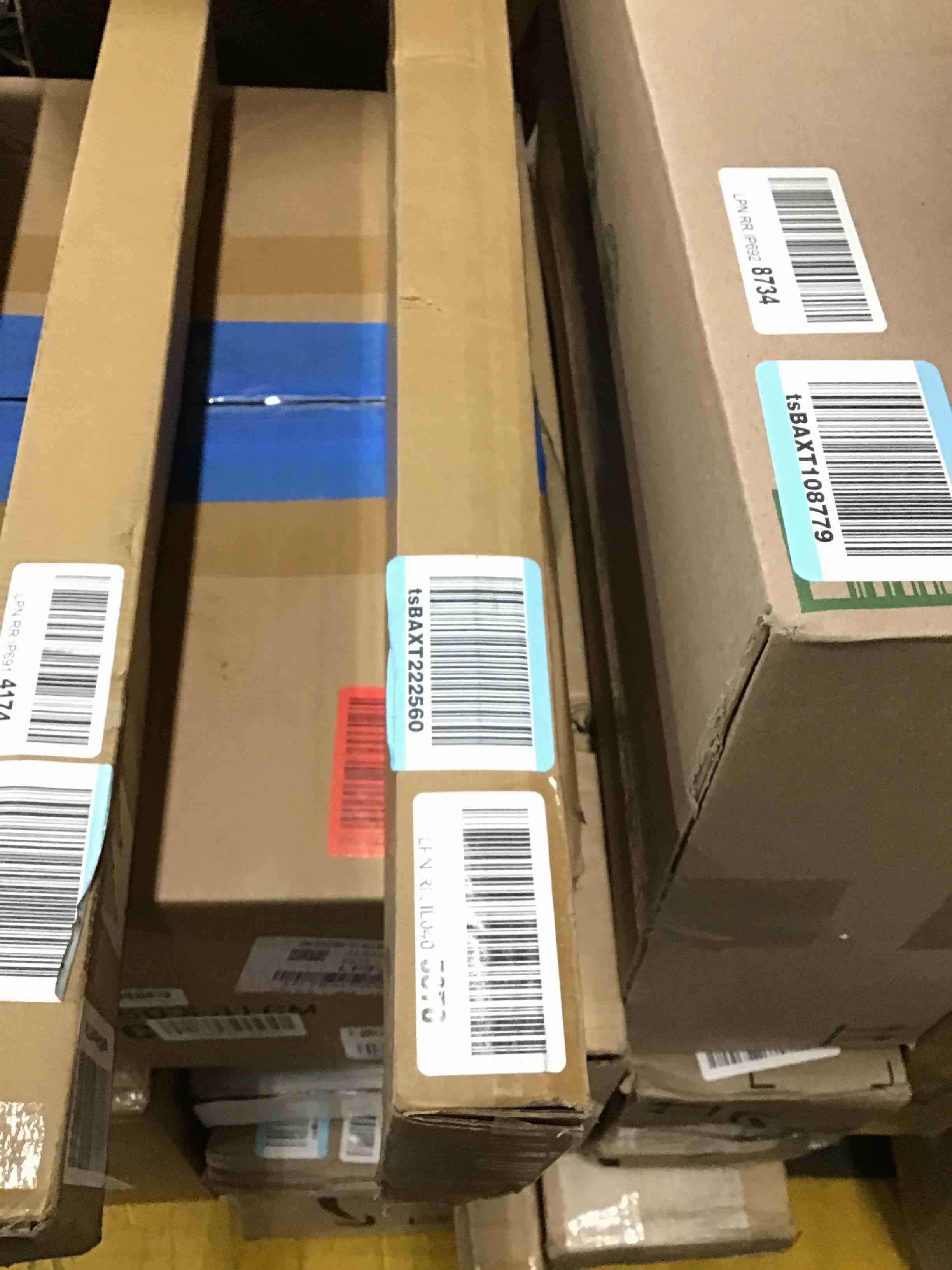 https://s3.amazonaws.com/lotting-images-prod/bidfta/RED6011153_1719343015823.jpeg