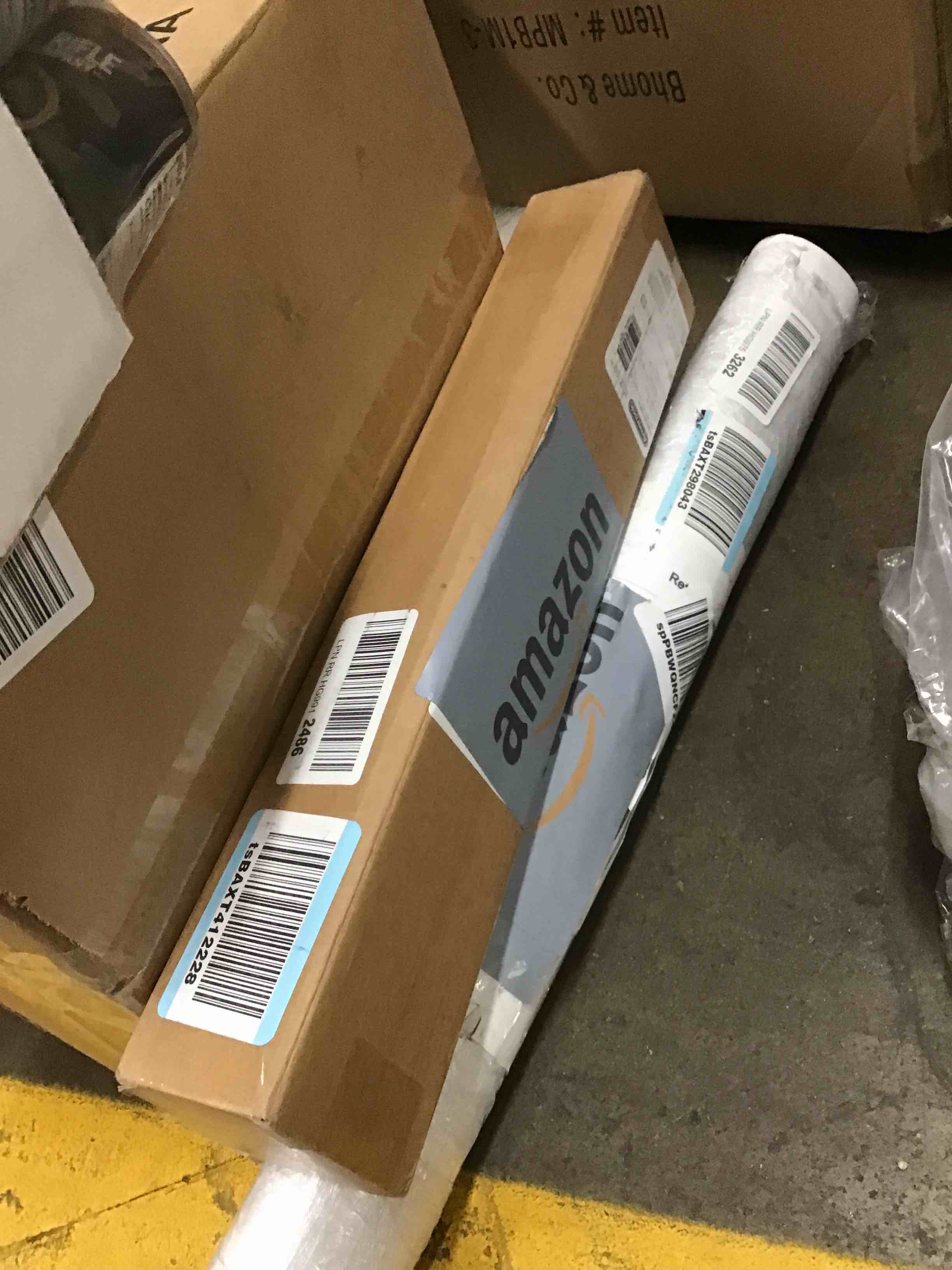 https://s3.amazonaws.com/lotting-images-prod/bidfta/RED6012748_1714396548082.jpeg