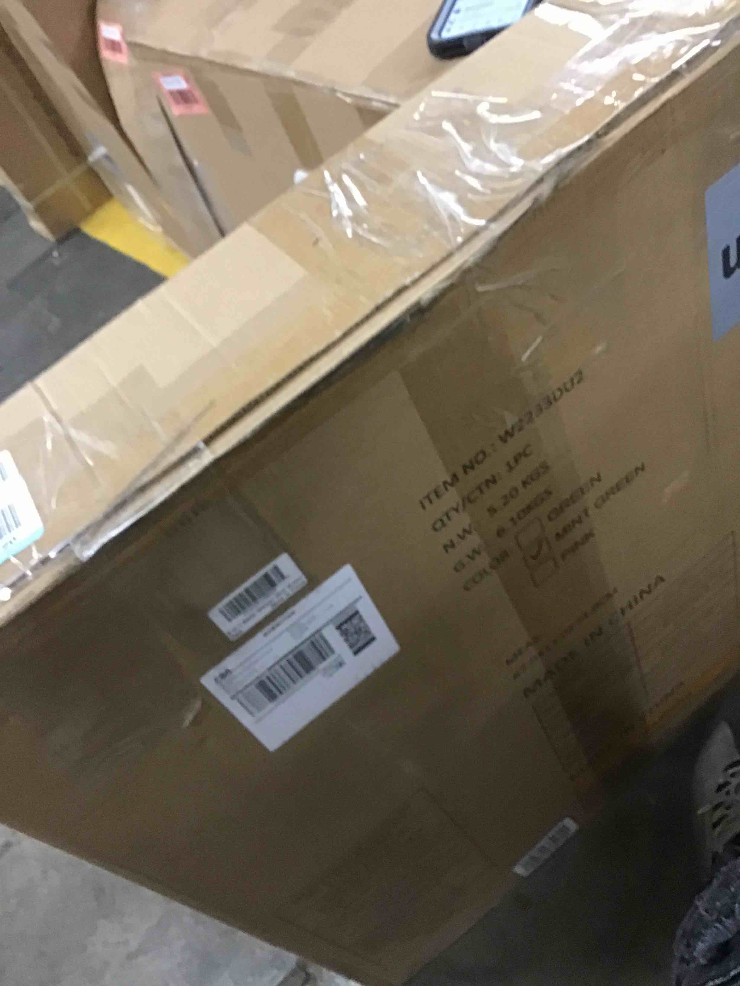 https://s3.amazonaws.com/lotting-images-prod/bidfta/RED6012888_1714567687897.jpeg