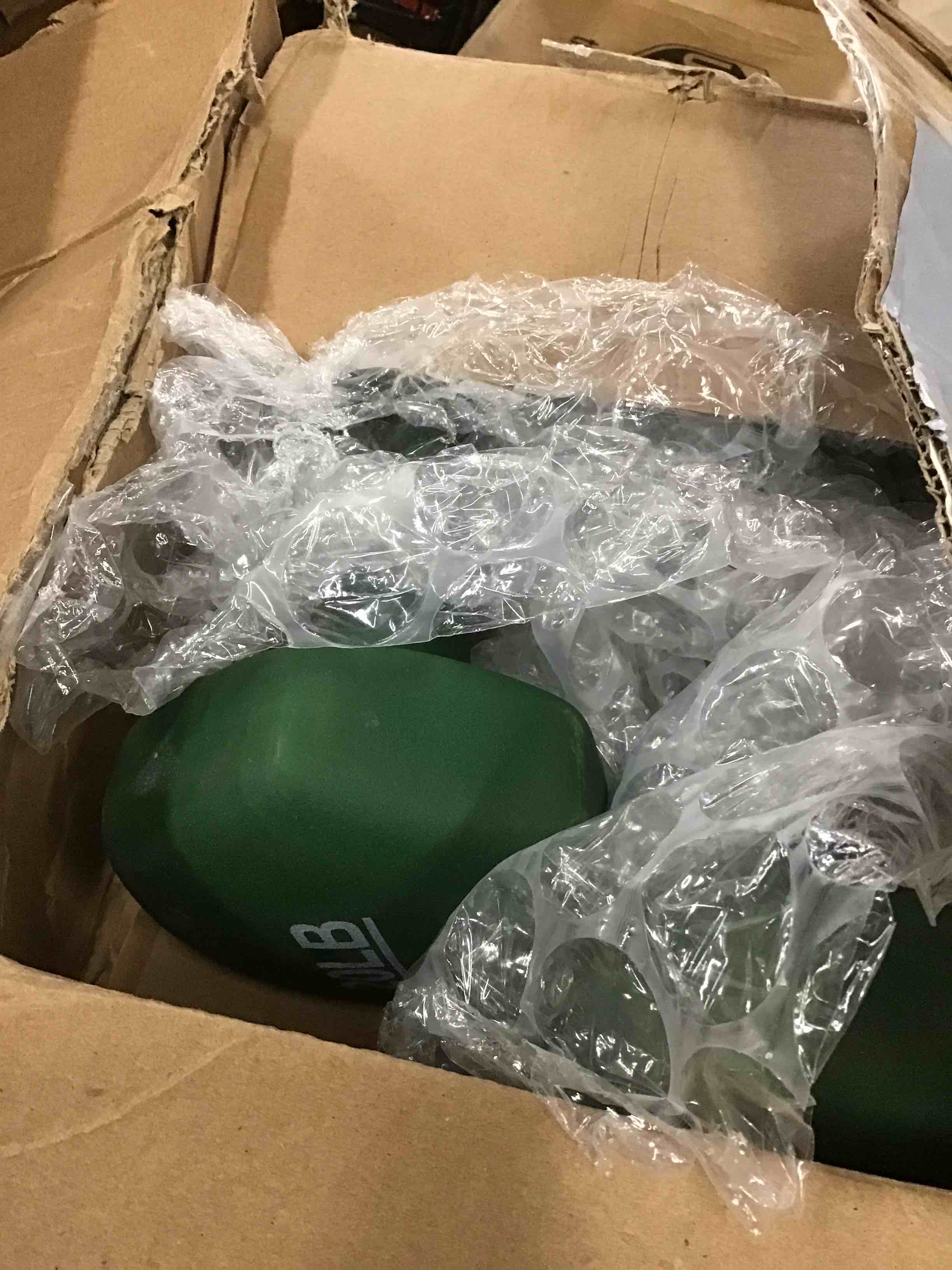 https://s3.amazonaws.com/lotting-images-prod/bidfta/RED6012894_1714568731529.jpeg