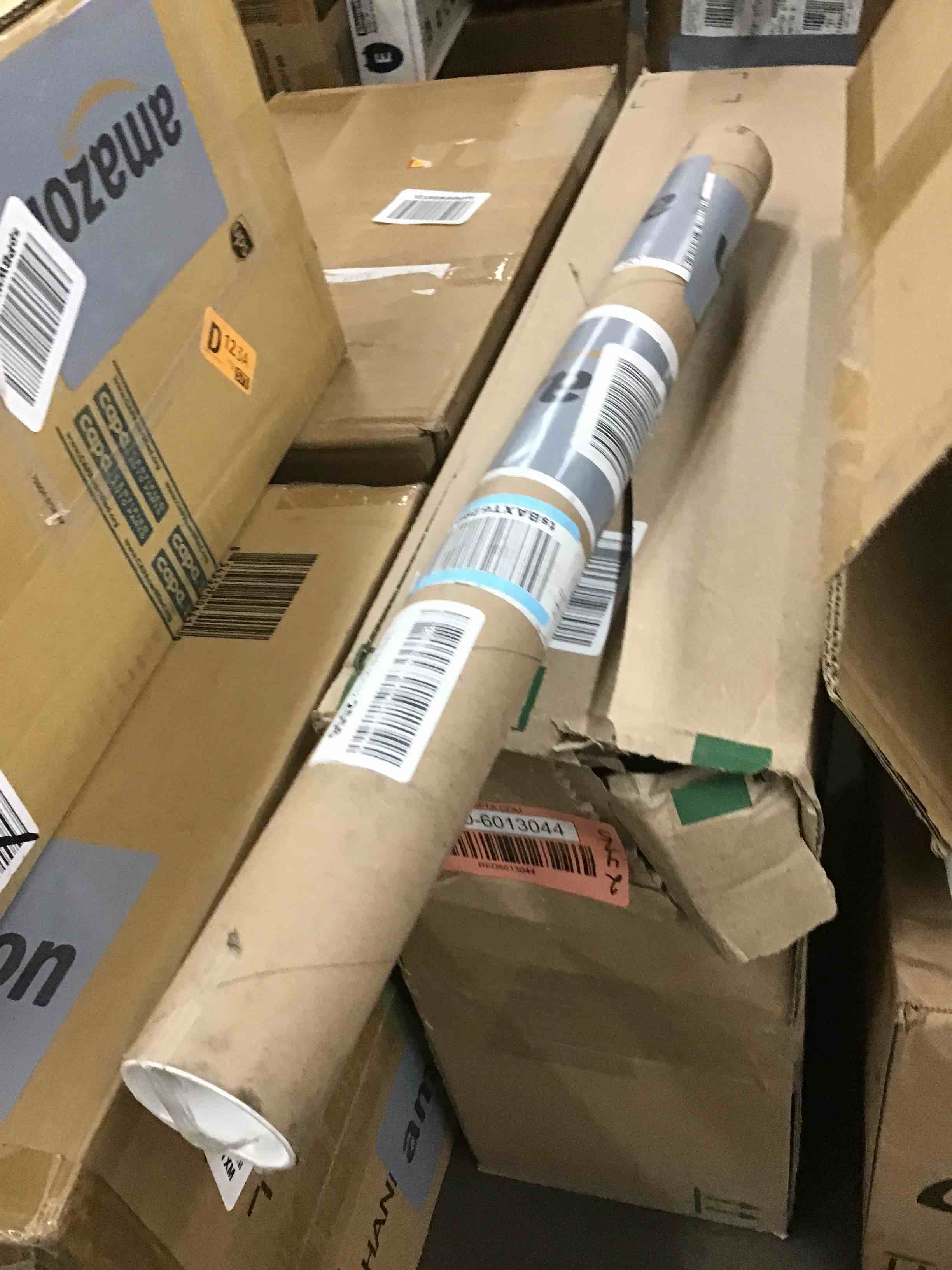 https://s3.amazonaws.com/lotting-images-prod/bidfta/RED6013045_1714674187593.jpeg