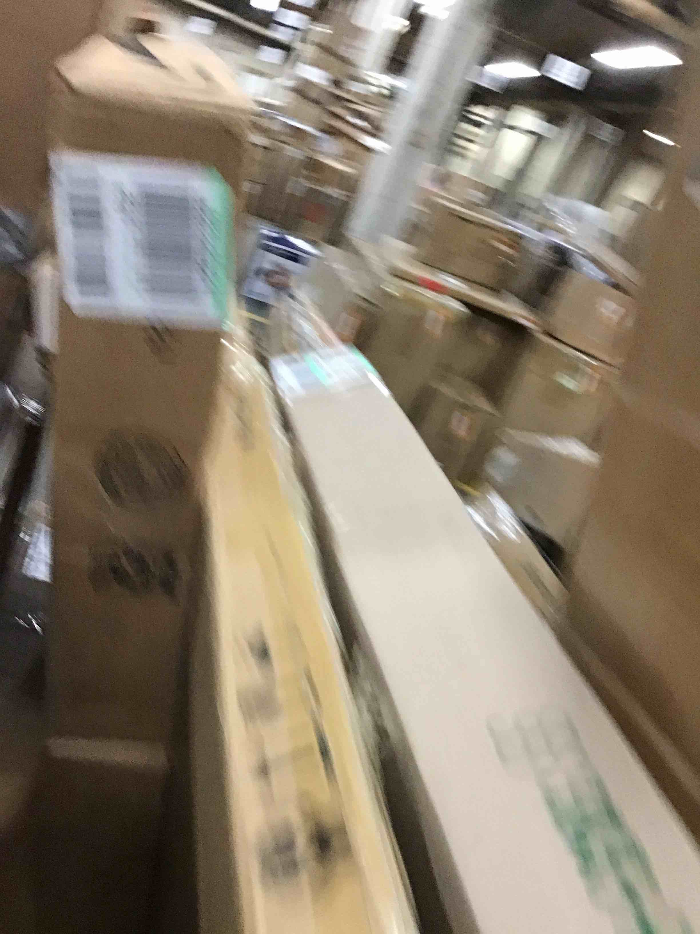 https://s3.amazonaws.com/lotting-images-prod/bidfta/RED6013486_1715867345329.jpeg