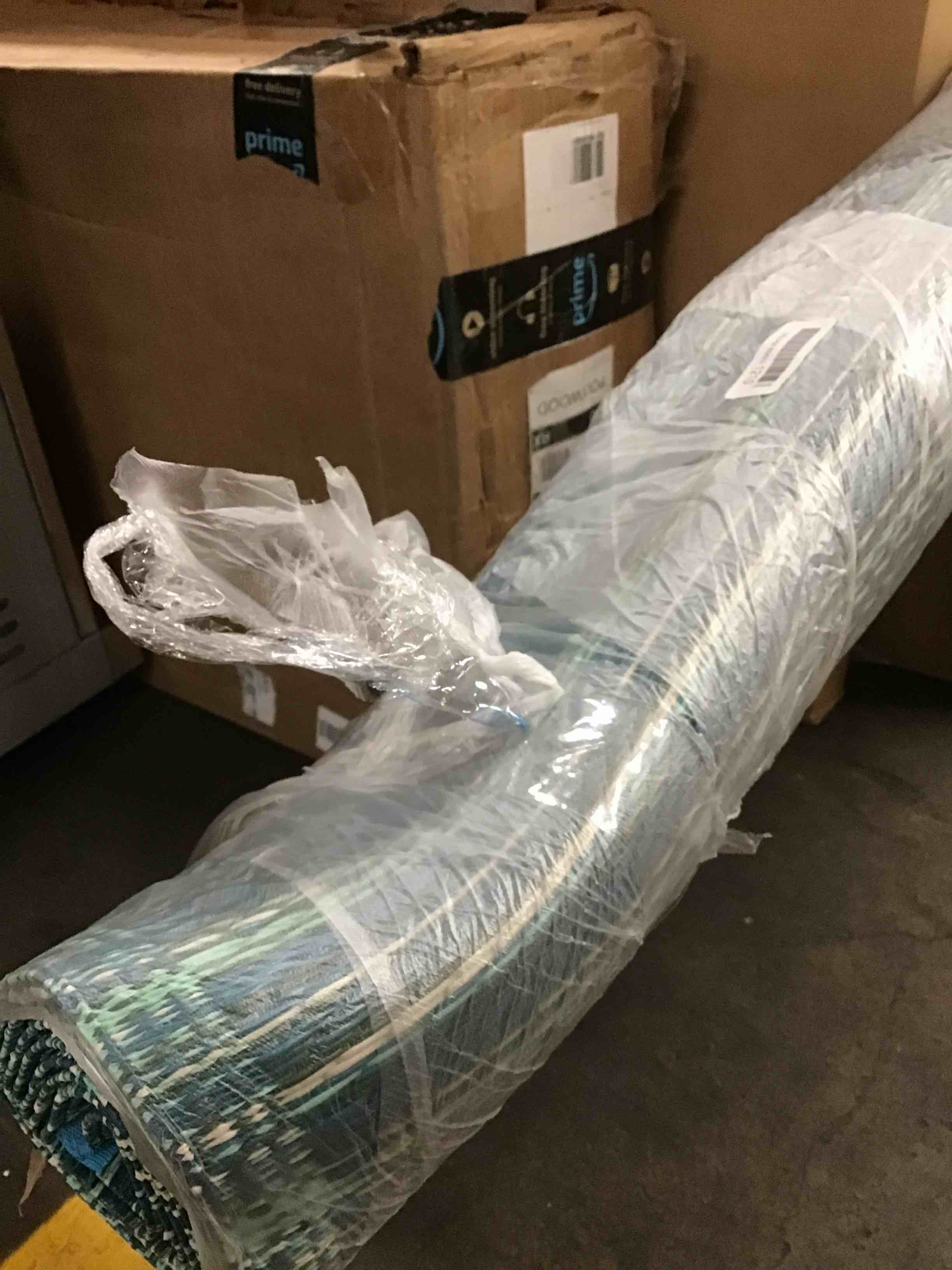 https://s3.amazonaws.com/lotting-images-prod/bidfta/RED6013697_1716482825134.jpeg
