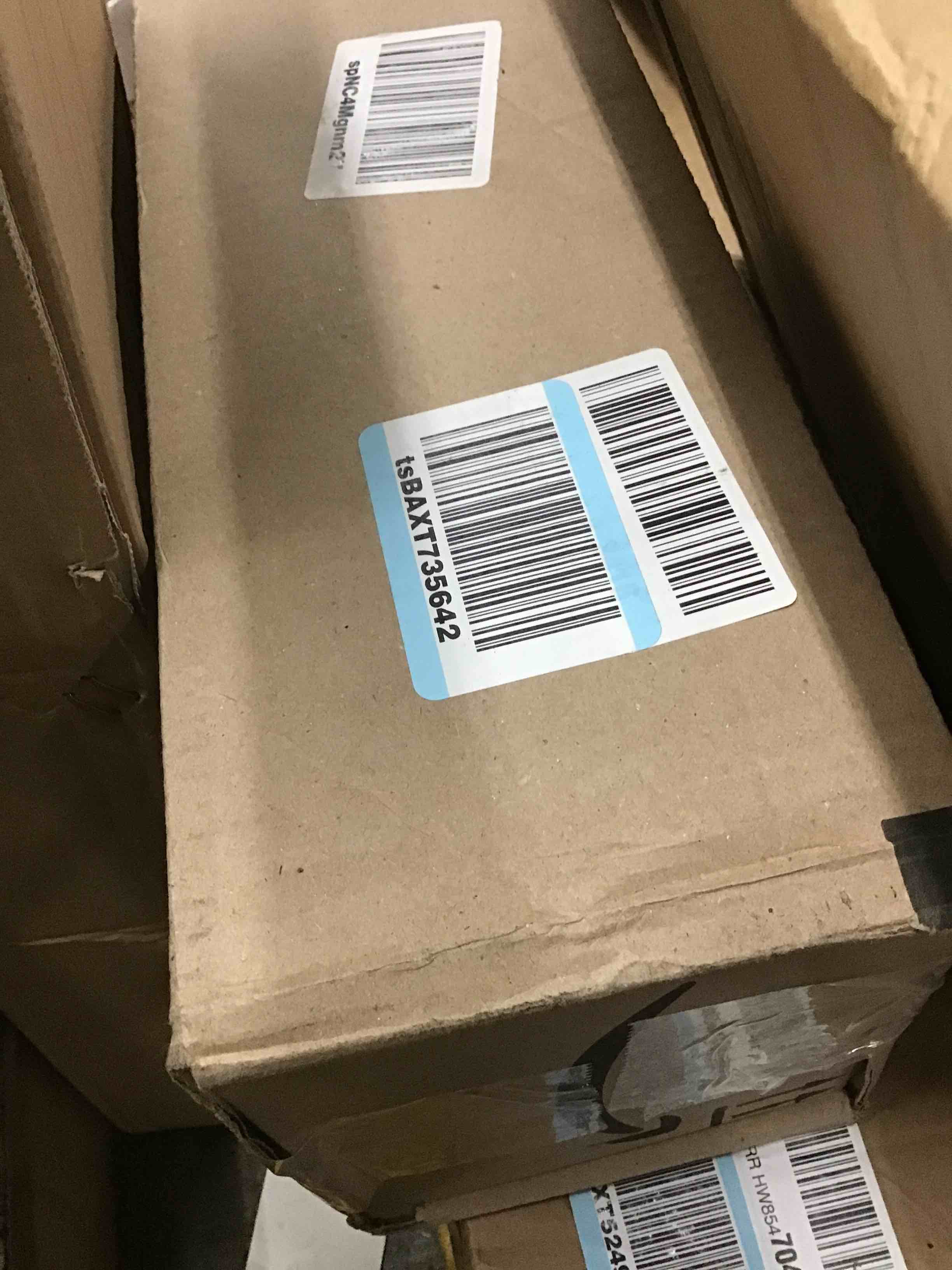 https://s3.amazonaws.com/lotting-images-prod/bidfta/RED6013762_1716924427075.jpeg