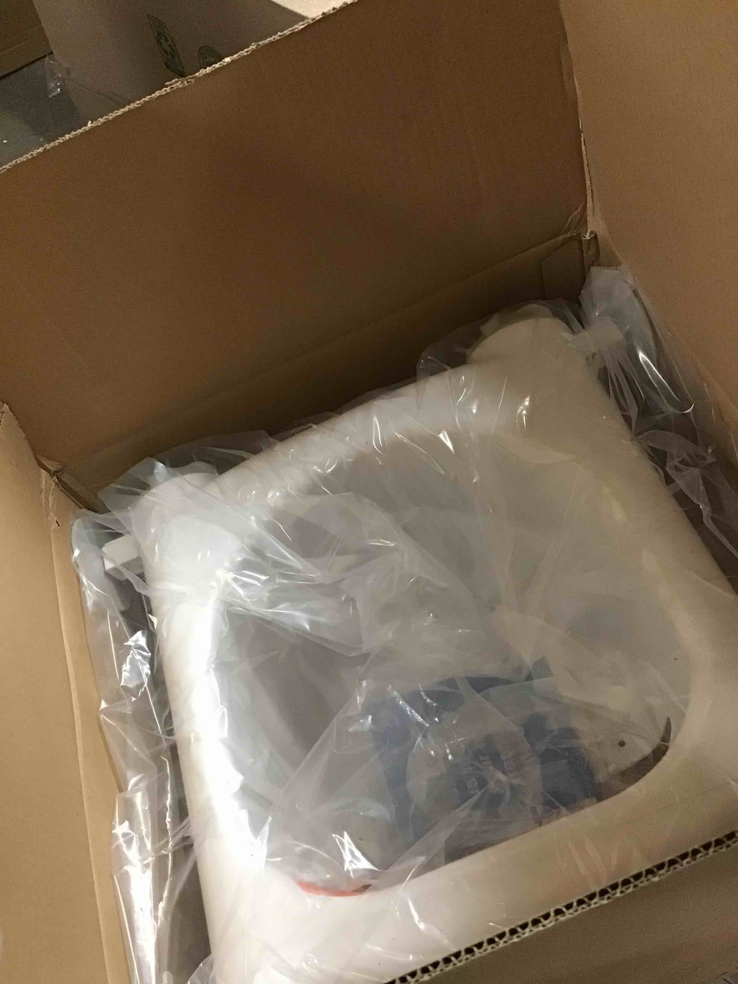 https://s3.amazonaws.com/lotting-images-prod/bidfta/RED6013812_1716986833389.jpeg