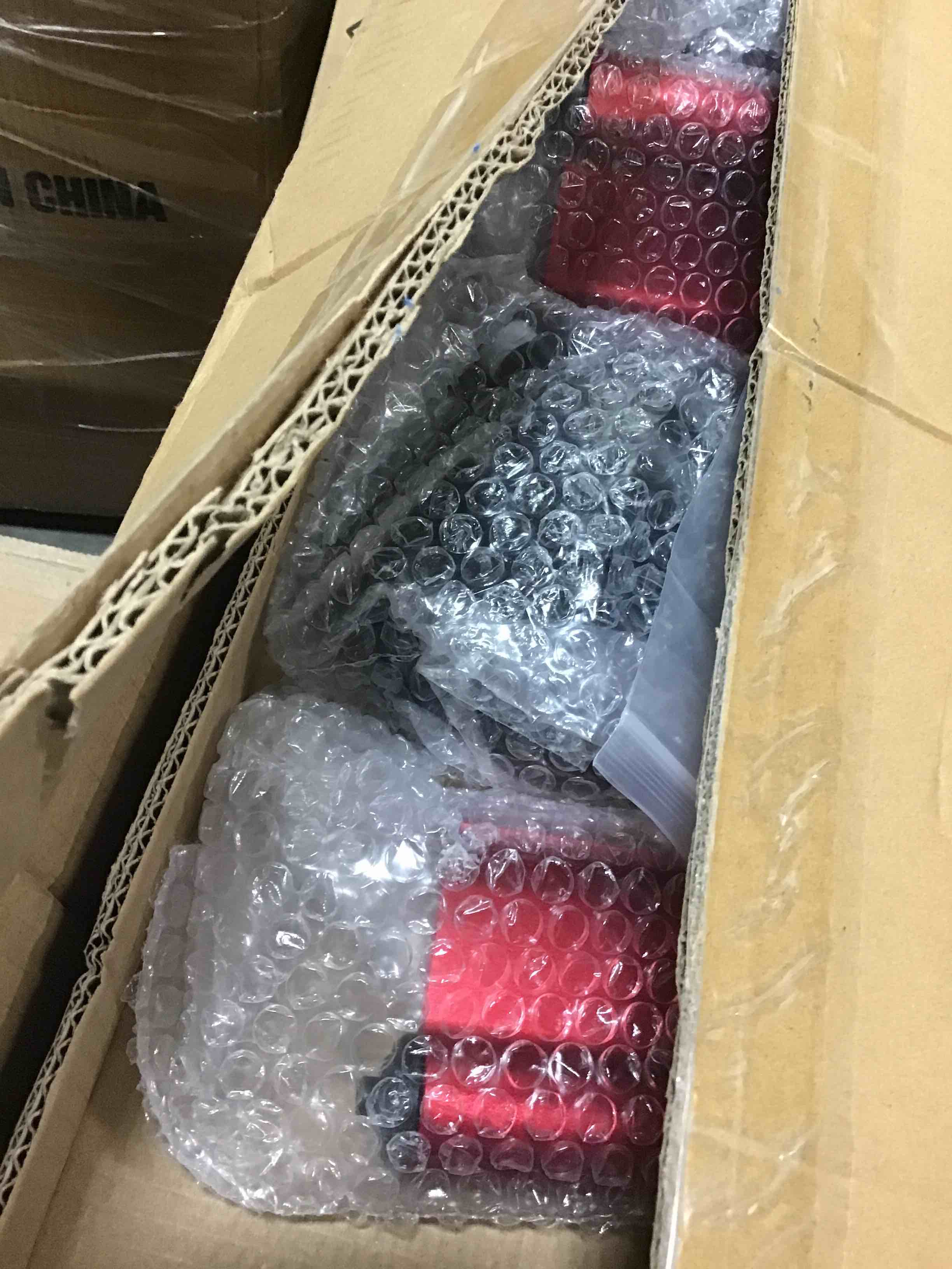 https://s3.amazonaws.com/lotting-images-prod/bidfta/RED6017393_1719501436618.jpeg