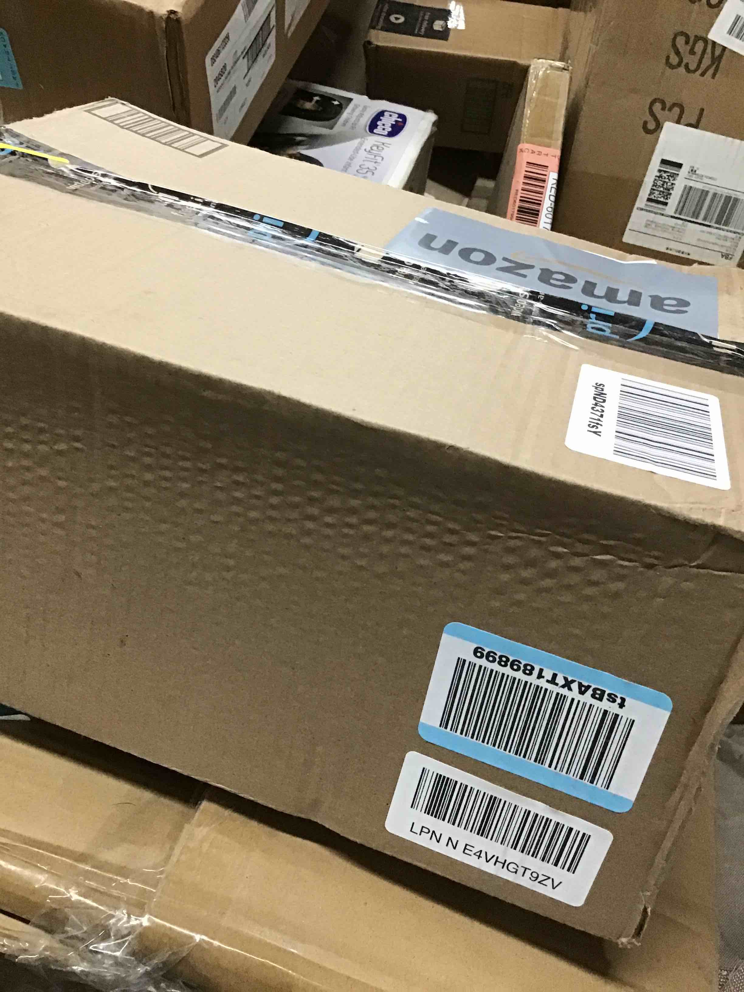 https://s3.amazonaws.com/lotting-images-prod/bidfta/RED6018022_1723213475506.jpeg