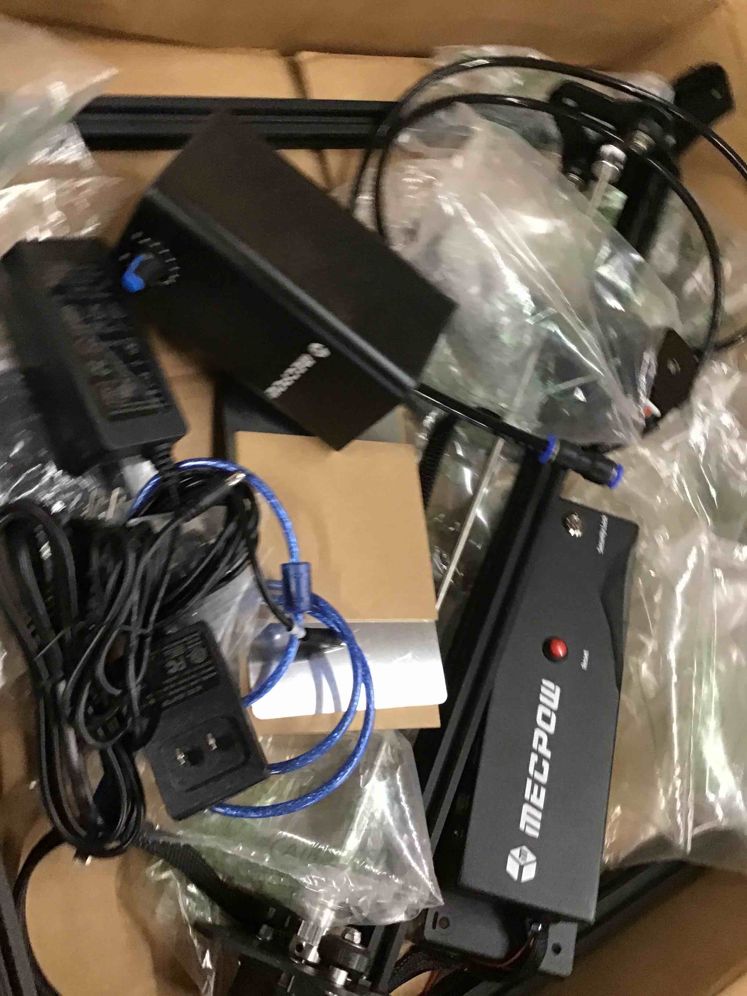 https://s3.amazonaws.com/lotting-images-prod/bidfta/RED6018262_1723556531132.jpeg