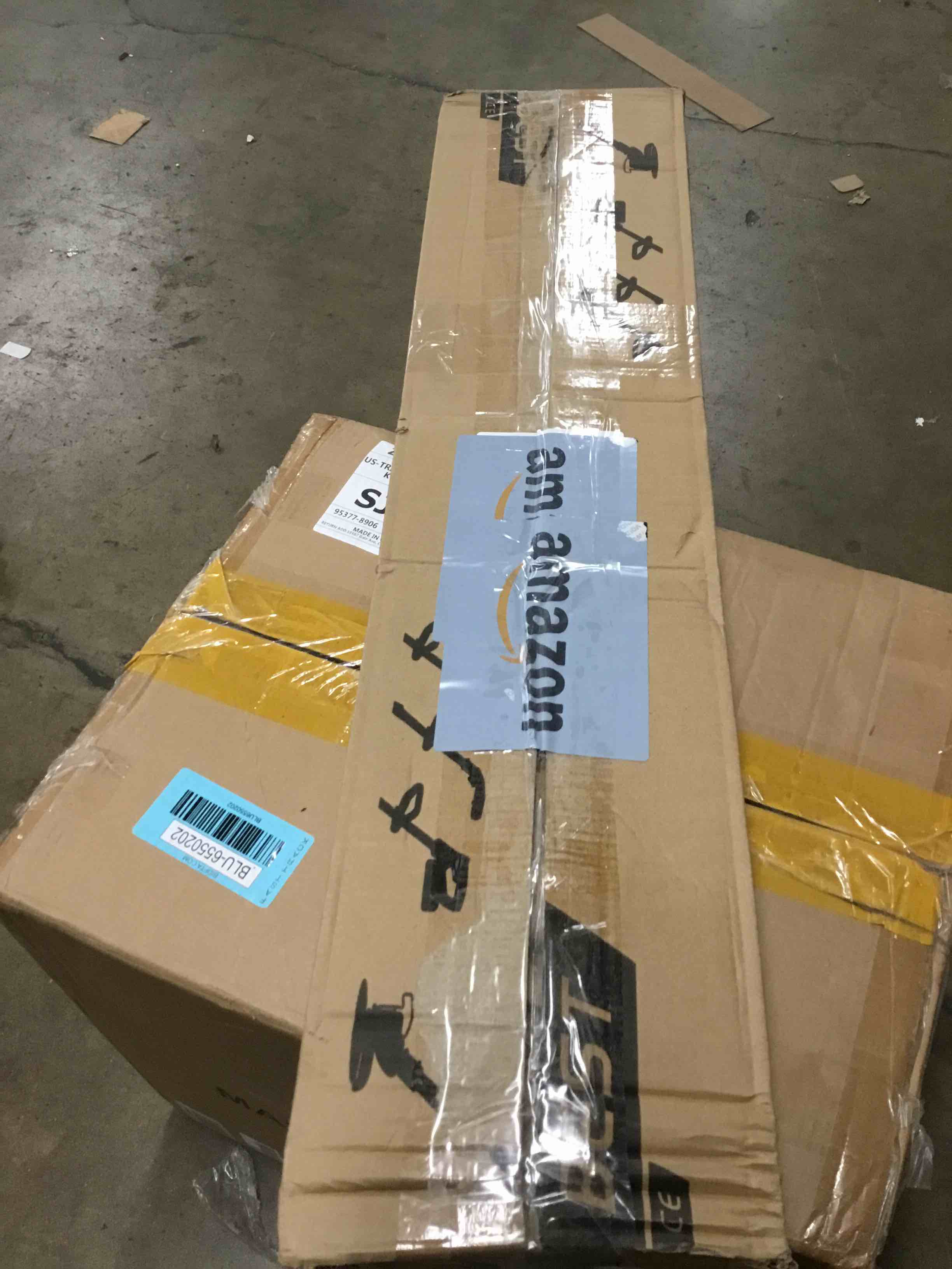 https://s3.amazonaws.com/lotting-images-prod/bidfta/RED6018422_1723646945903.jpeg