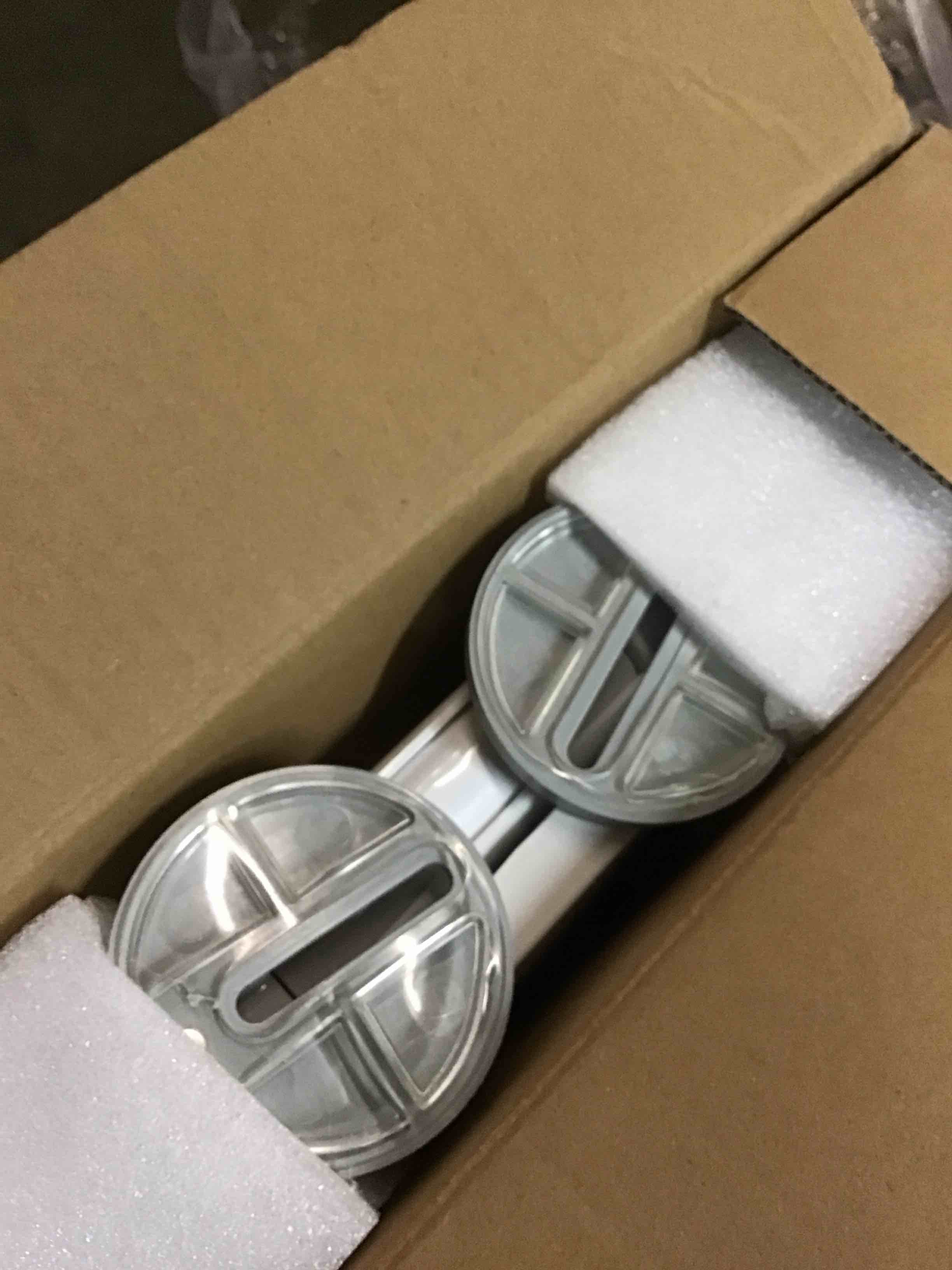 https://s3.amazonaws.com/lotting-images-prod/bidfta/RED6018581_1722445819278.jpeg