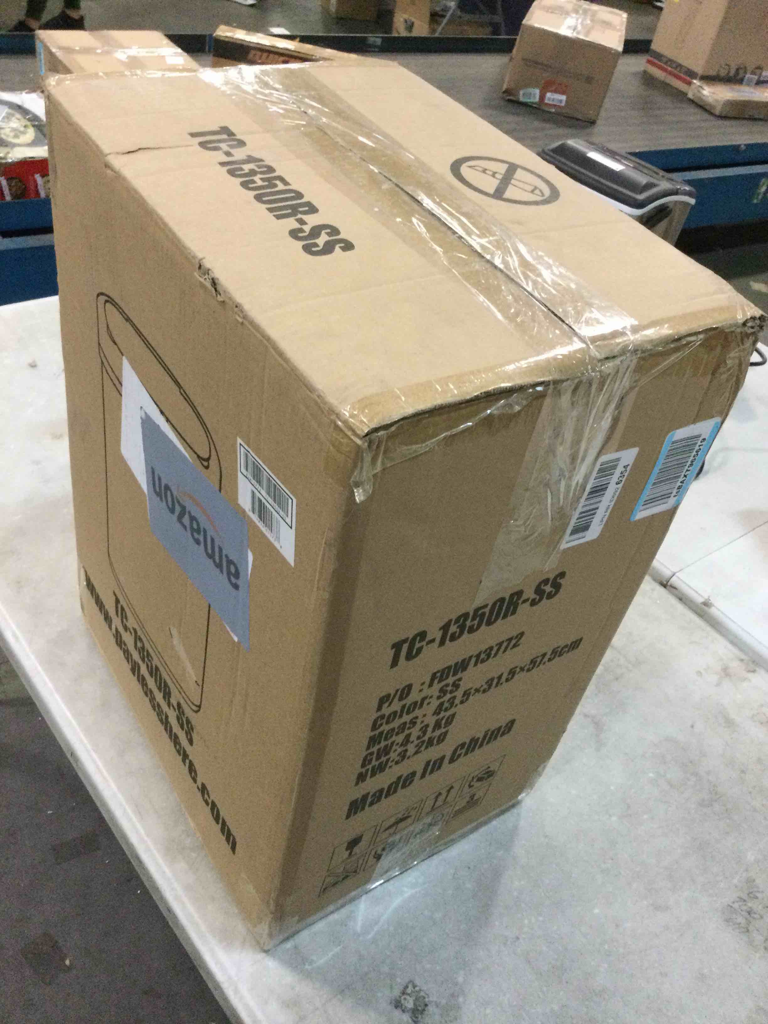 https://s3.amazonaws.com/lotting-images-prod/bidfta/RED6019973_1709820665072.jpeg