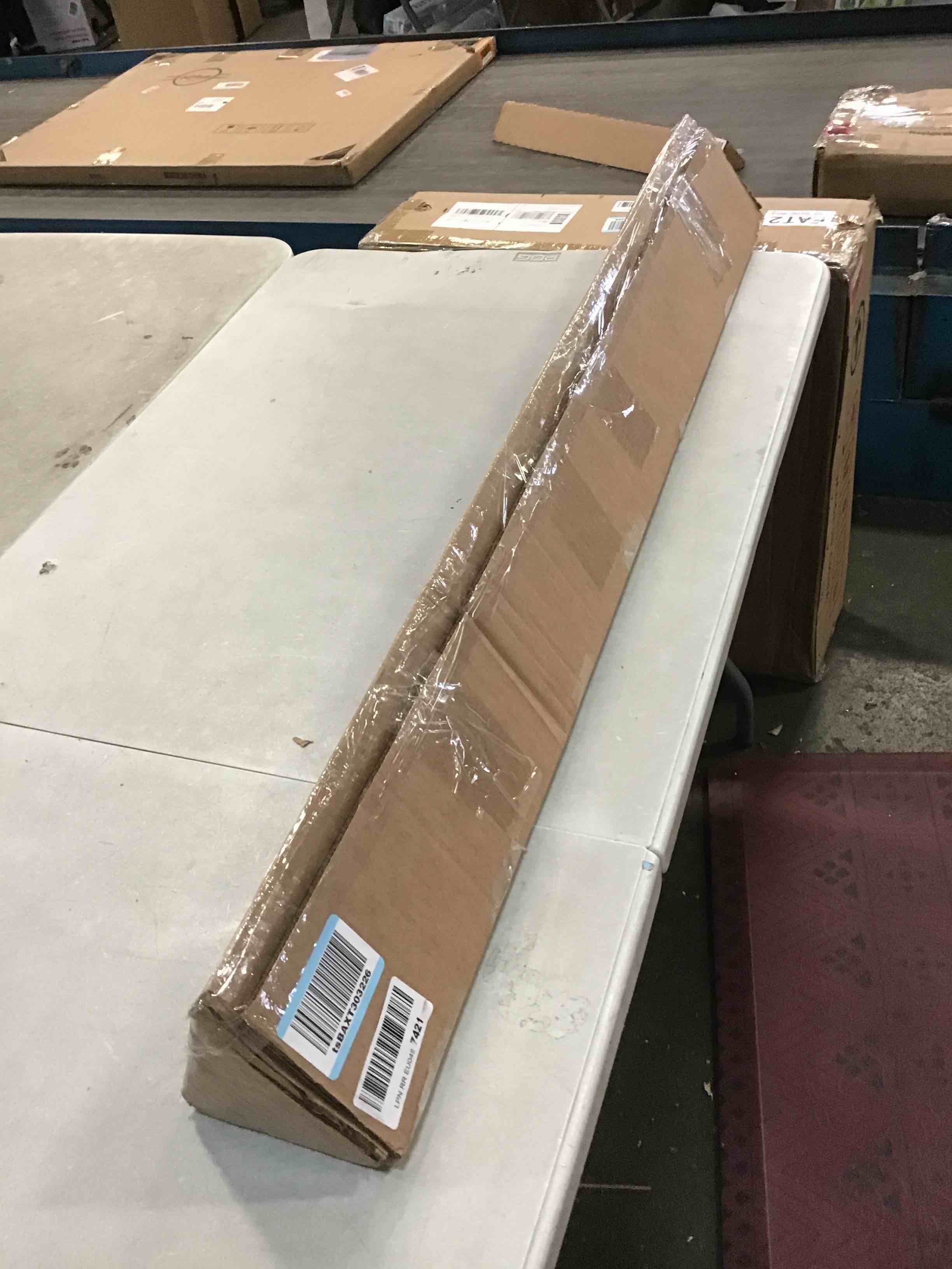 https://s3.amazonaws.com/lotting-images-prod/bidfta/RED6020462_1710182330070.jpeg