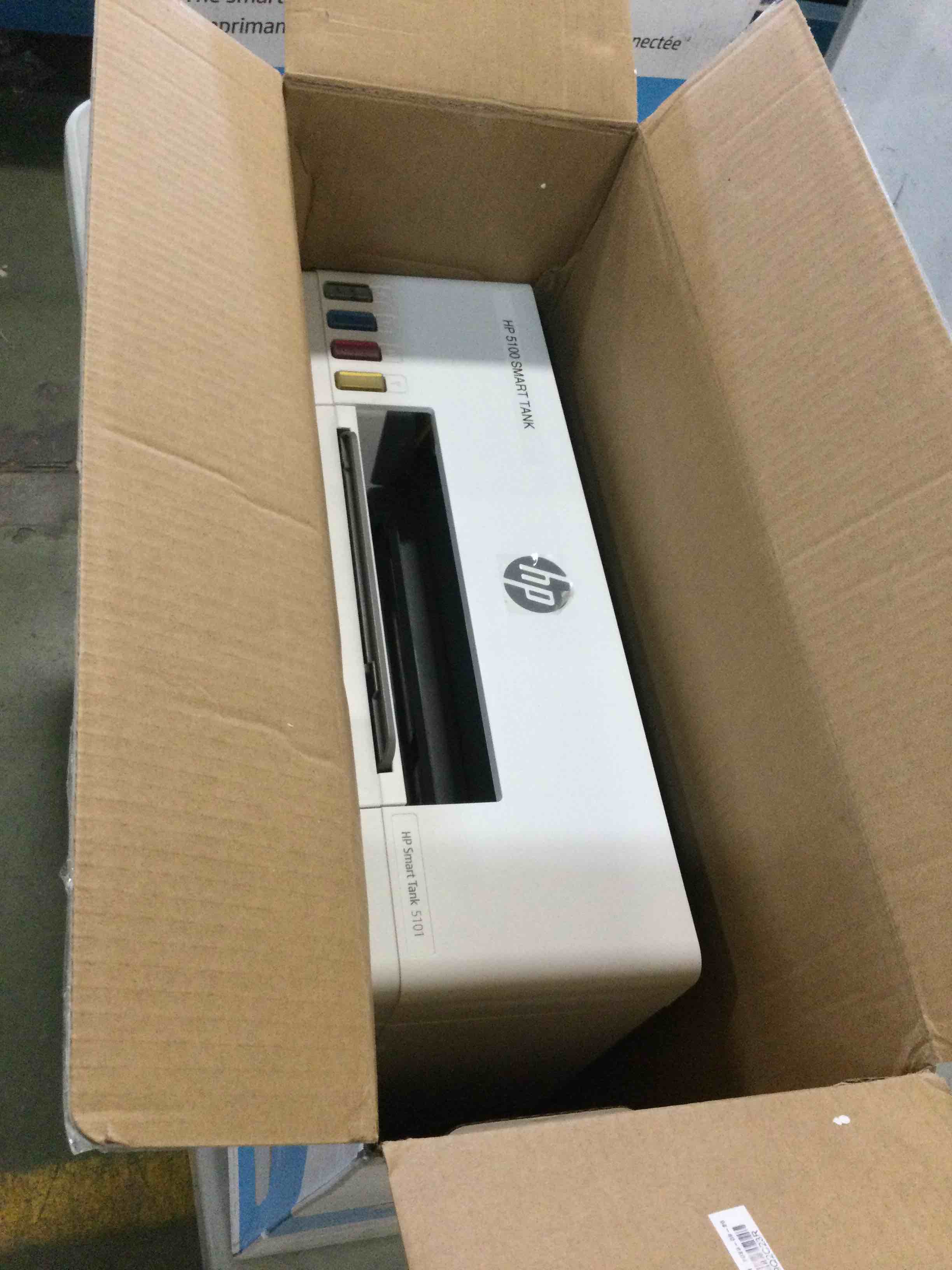https://s3.amazonaws.com/lotting-images-prod/bidfta/RED6020580_1710255424203.jpeg