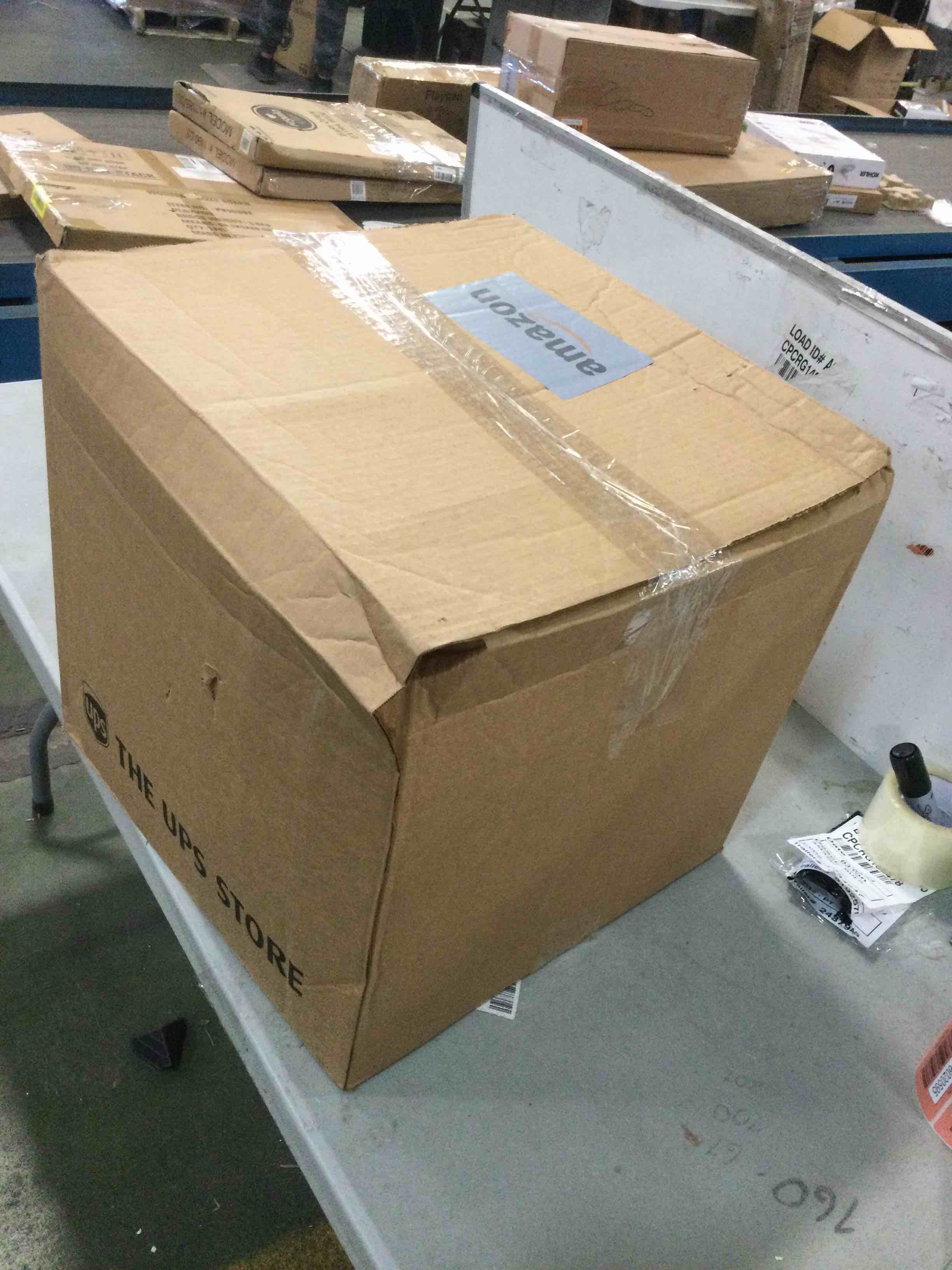 https://s3.amazonaws.com/lotting-images-prod/bidfta/RED6020590_1710256928337.jpeg