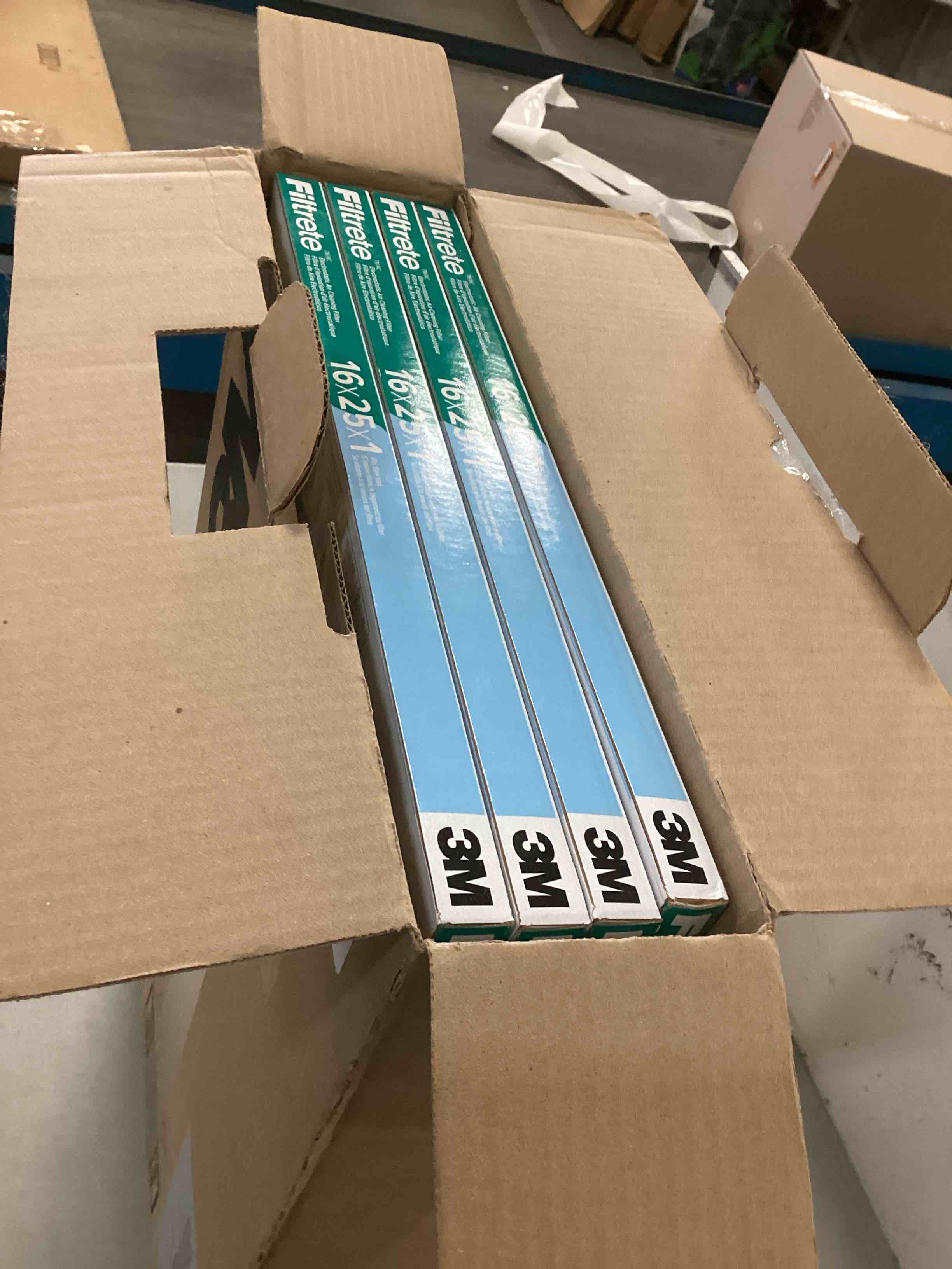 https://s3.amazonaws.com/lotting-images-prod/bidfta/RED6020629_1710263636104.jpeg
