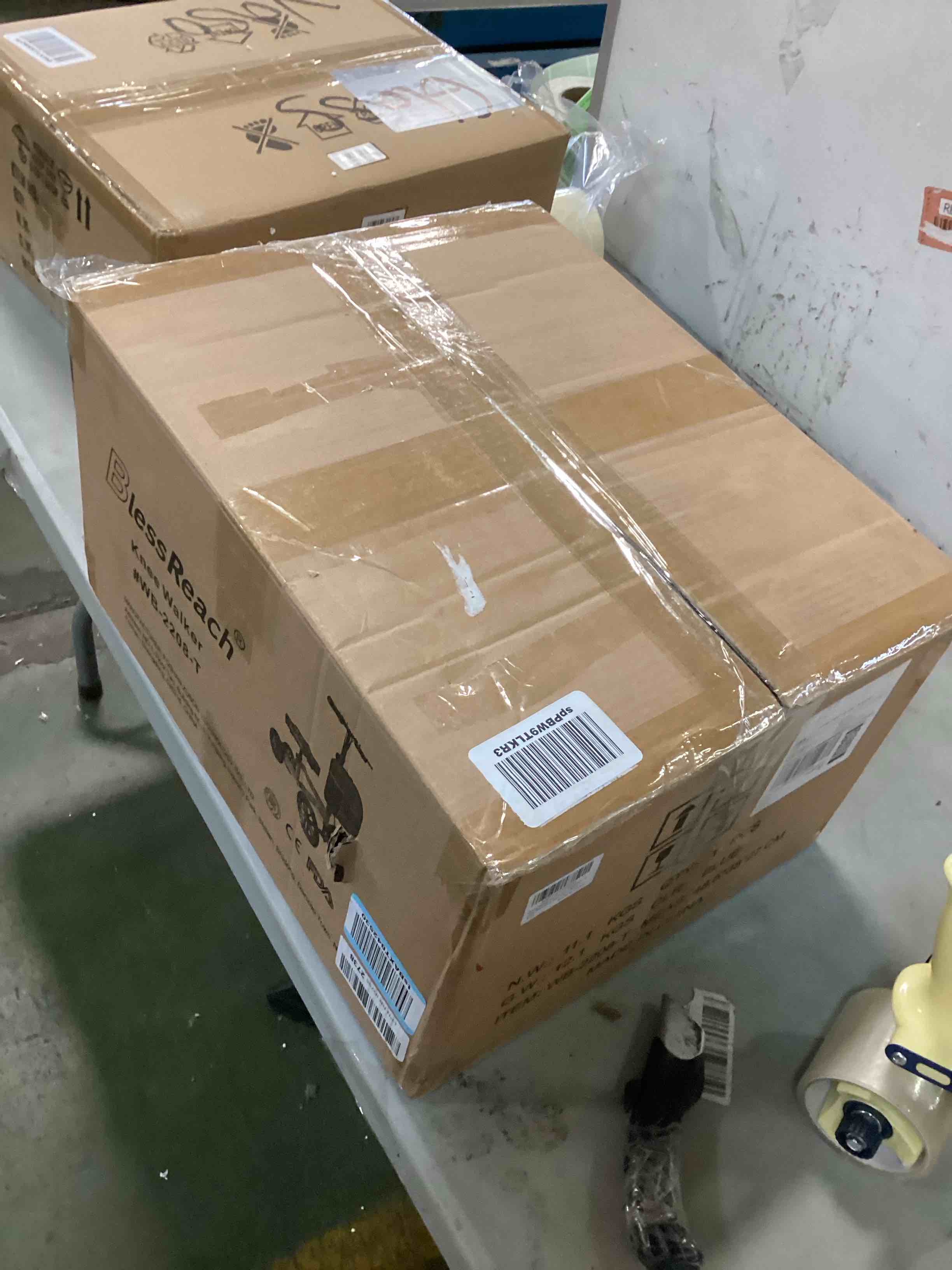 https://s3.amazonaws.com/lotting-images-prod/bidfta/RED6020640_1710264577002.jpeg