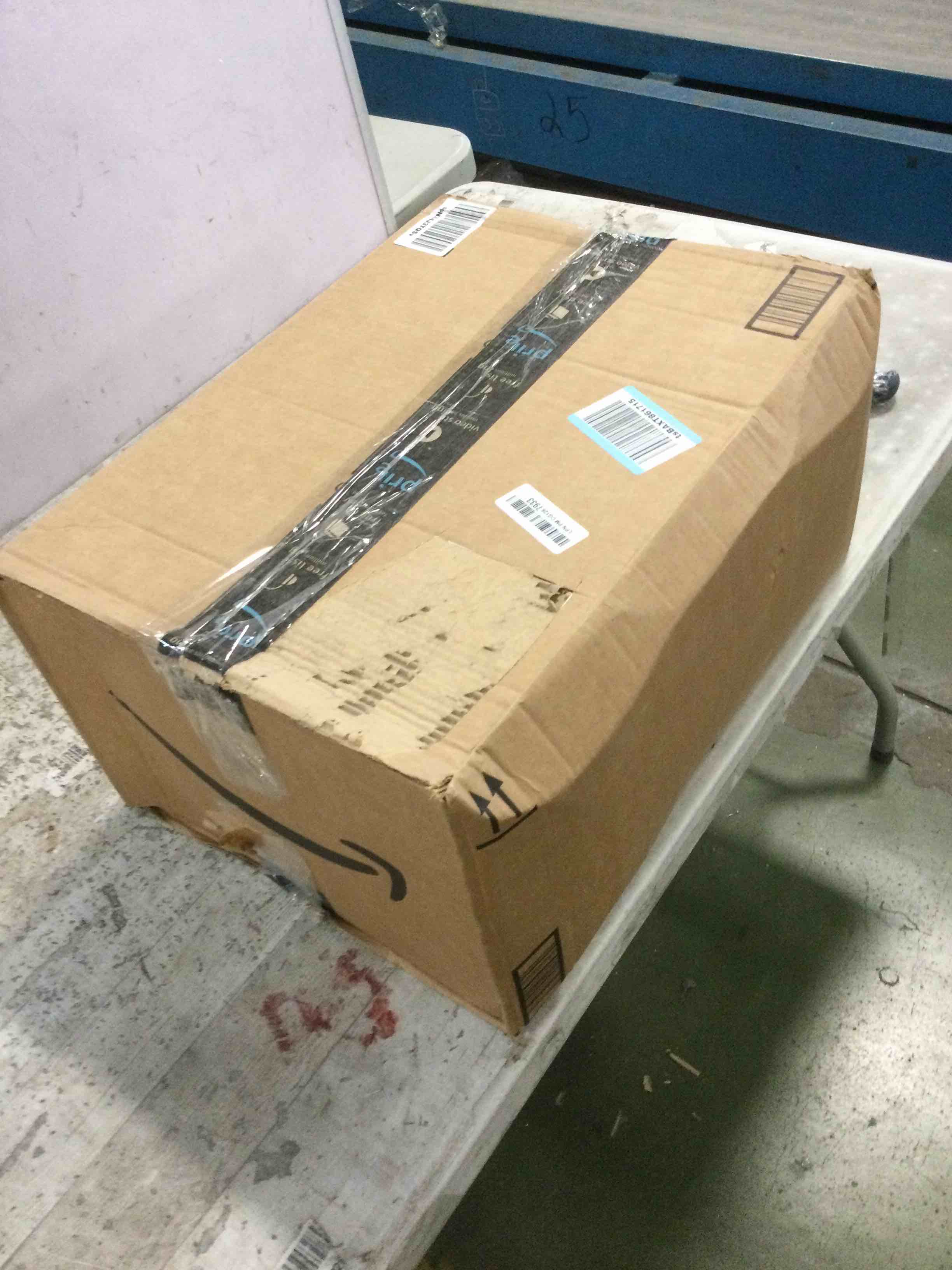 https://s3.amazonaws.com/lotting-images-prod/bidfta/RED6020763_1710337557769.jpeg