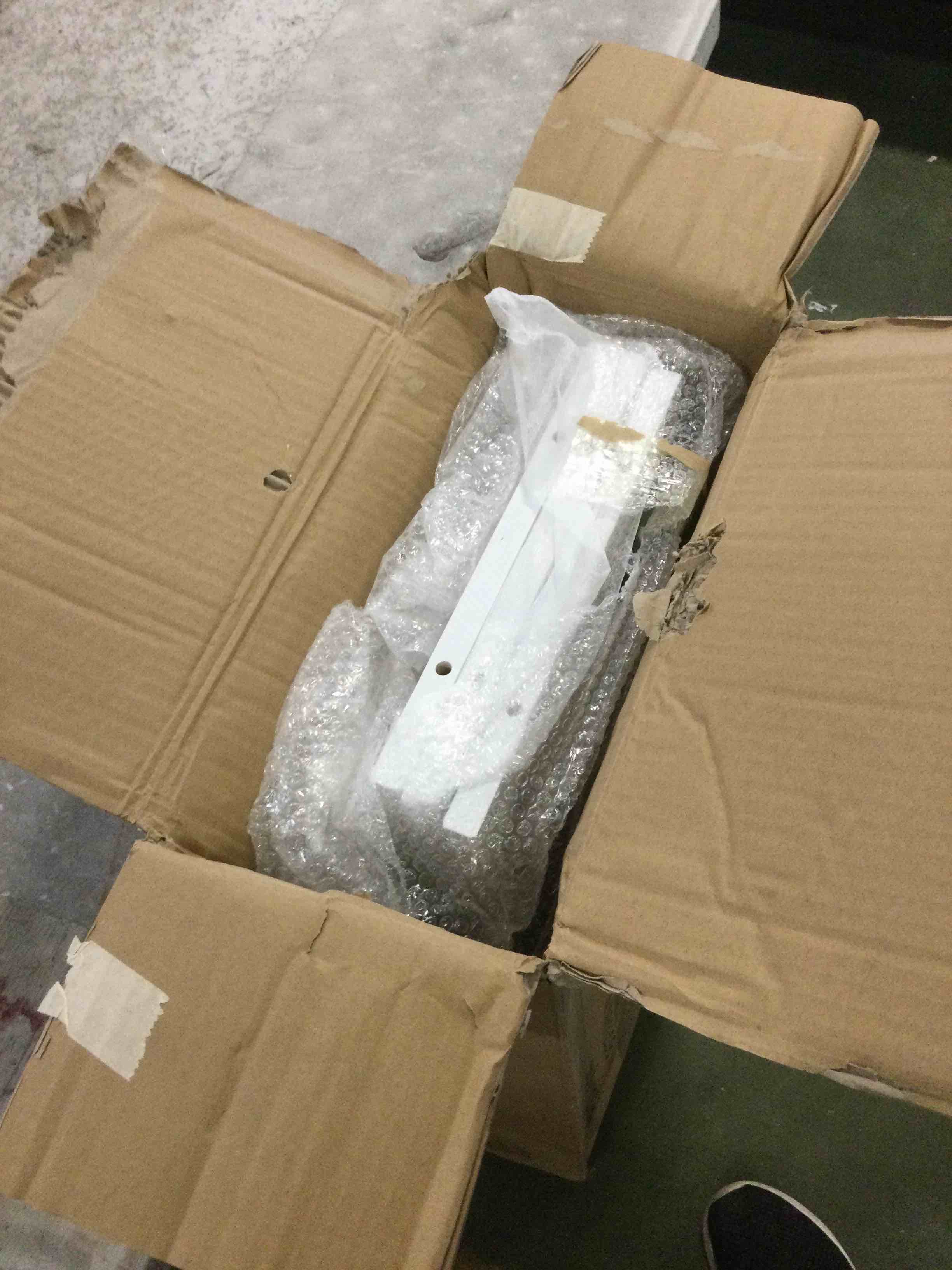 https://s3.amazonaws.com/lotting-images-prod/bidfta/RED6020774_1710340164151.jpeg
