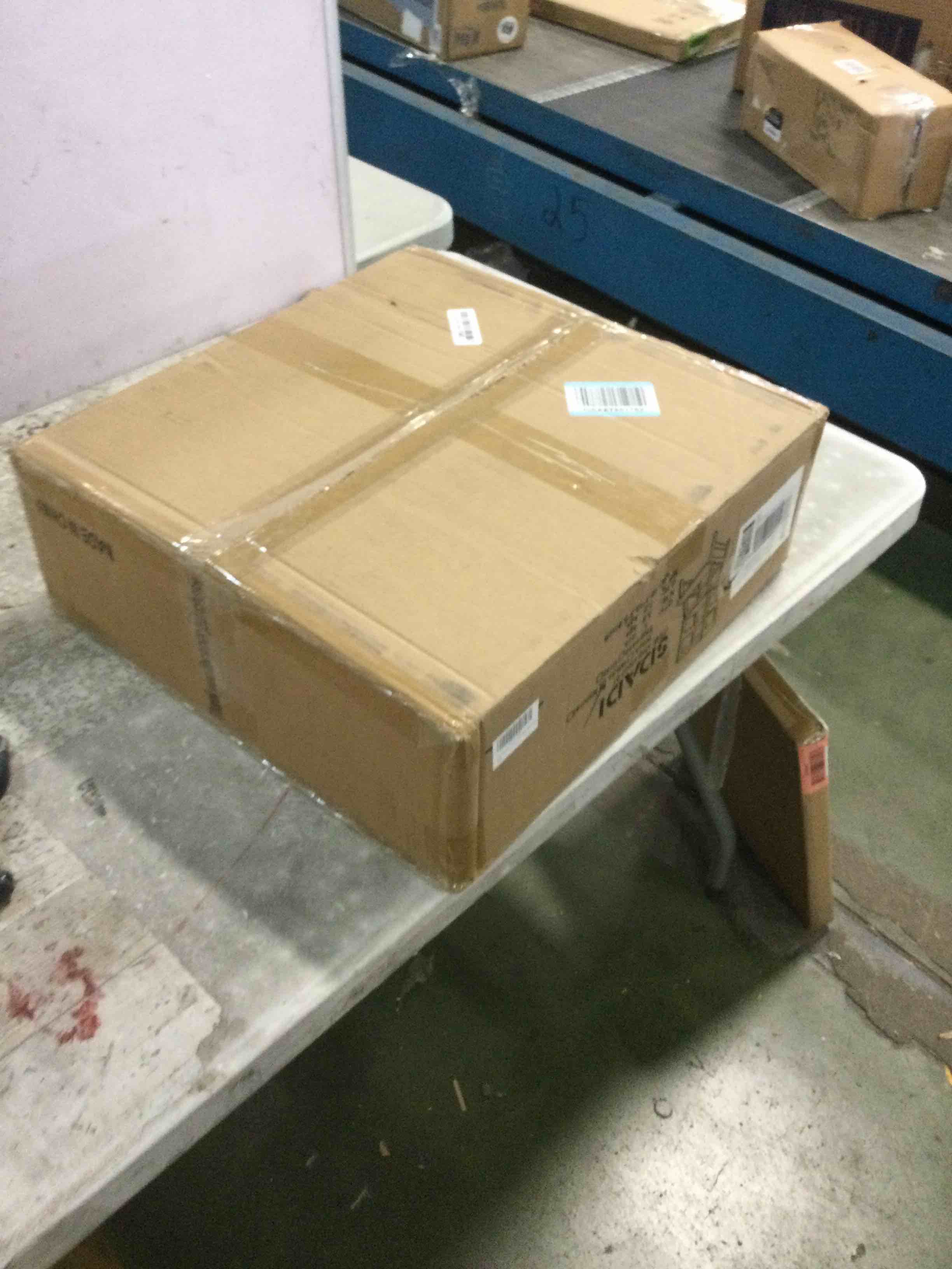 https://s3.amazonaws.com/lotting-images-prod/bidfta/RED6020780_1710340969208.jpeg