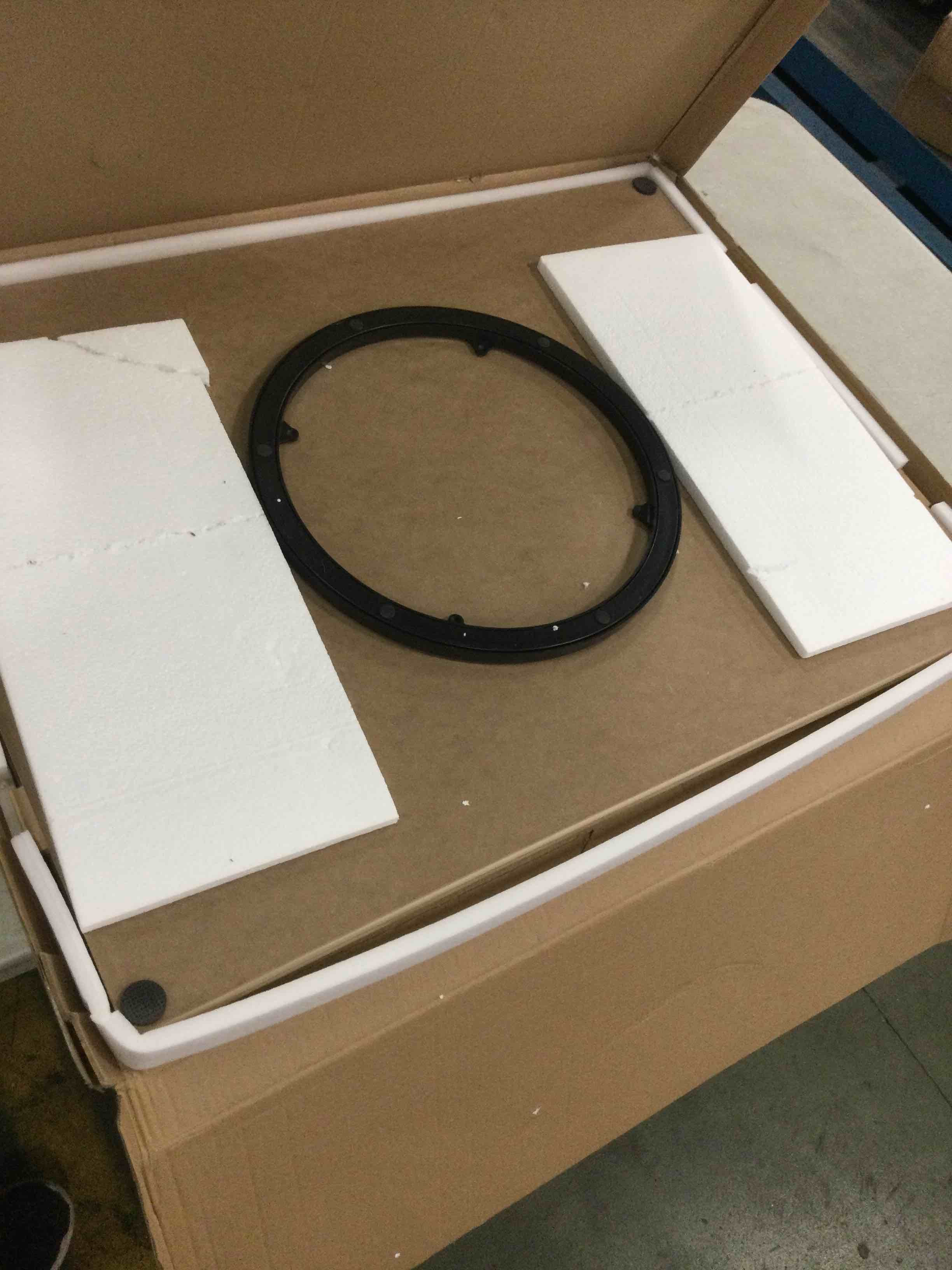 https://s3.amazonaws.com/lotting-images-prod/bidfta/RED6021130_1710506559925.jpeg