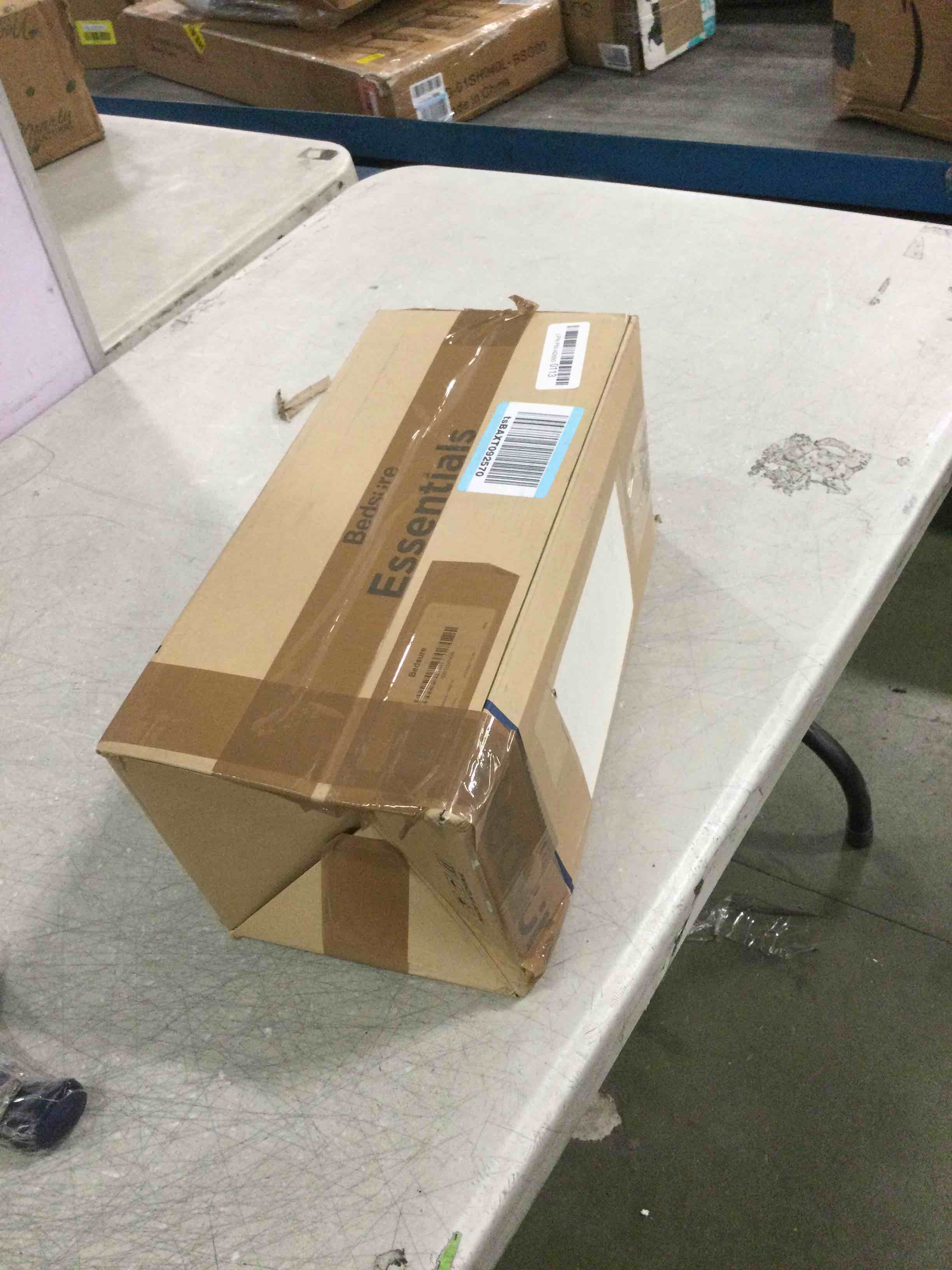 https://s3.amazonaws.com/lotting-images-prod/bidfta/RED6021136_1710507339851.jpeg