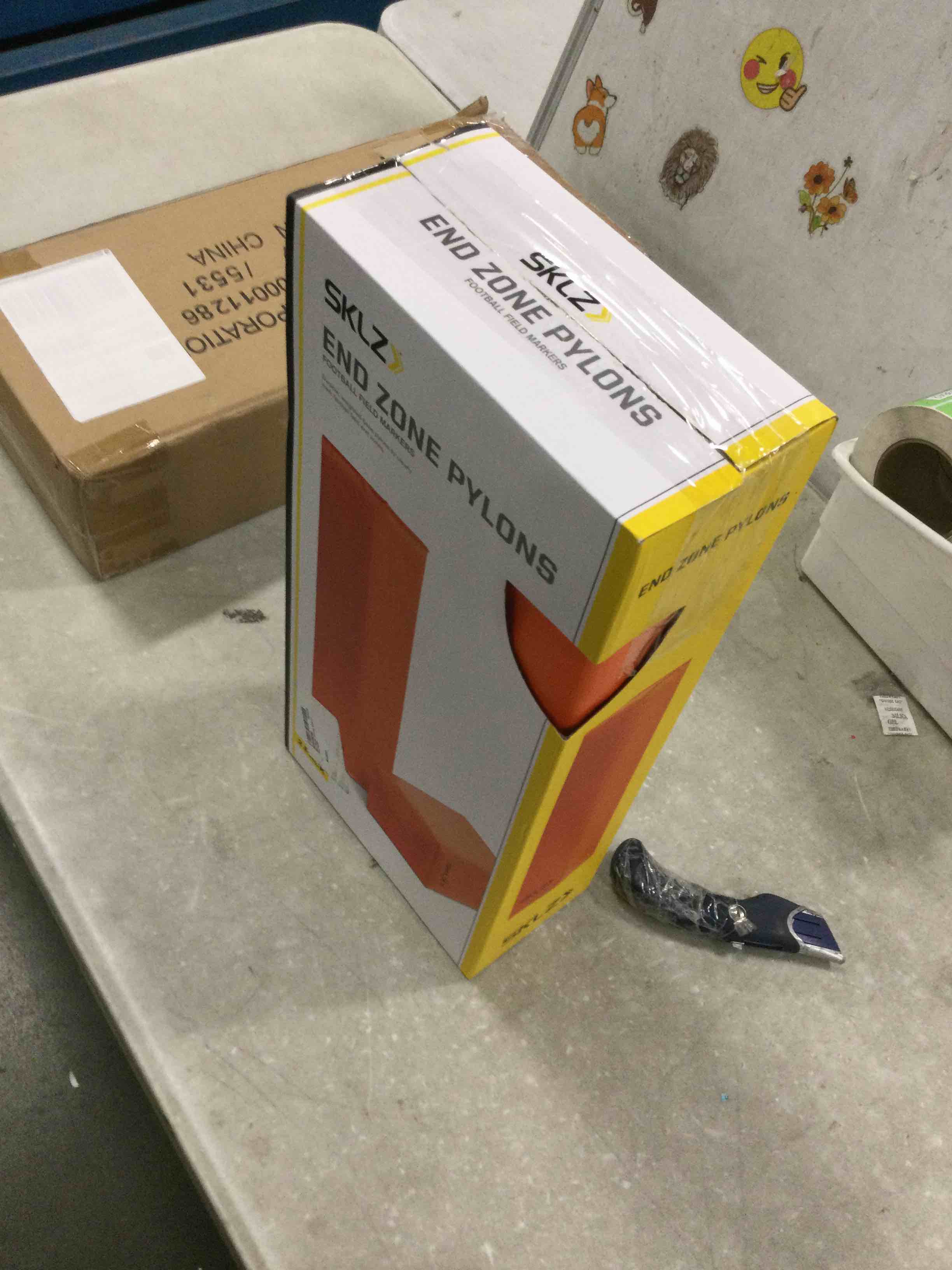 https://s3.amazonaws.com/lotting-images-prod/bidfta/RED6021377_1710767578198.jpeg