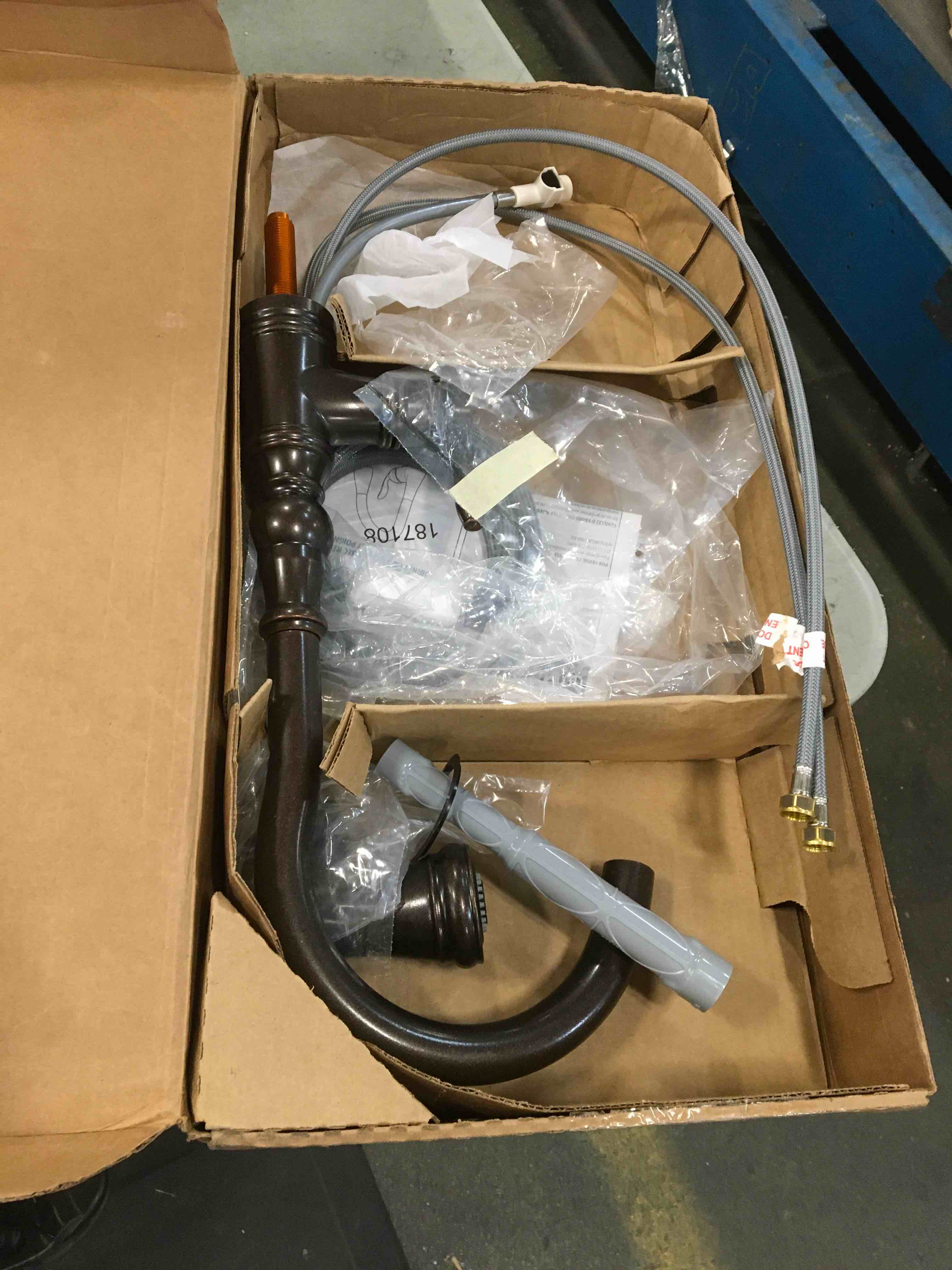 https://s3.amazonaws.com/lotting-images-prod/bidfta/RED6021475_1708022100344.jpeg