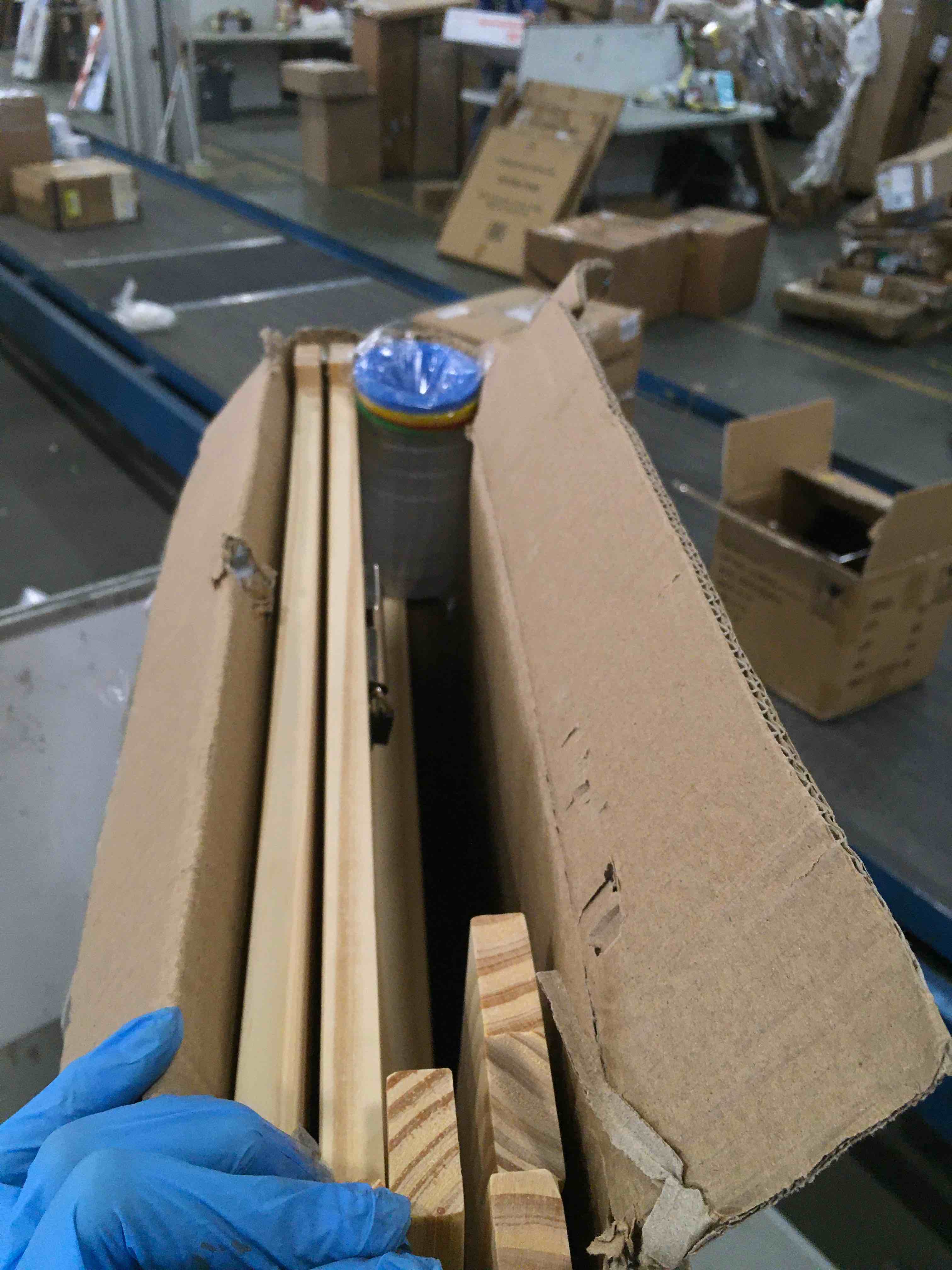 https://s3.amazonaws.com/lotting-images-prod/bidfta/RED6021574_1708030882000.jpeg