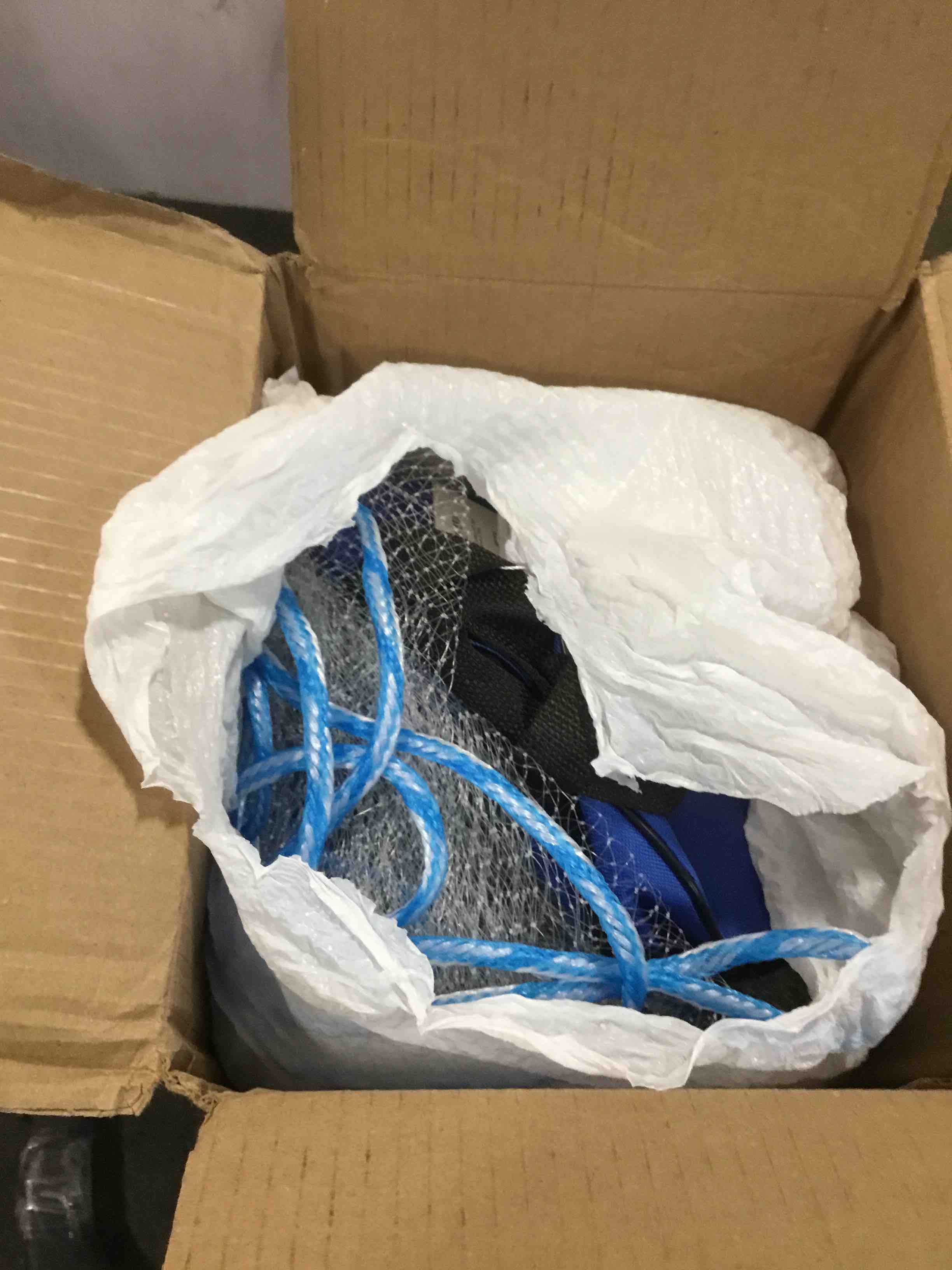 https://s3.amazonaws.com/lotting-images-prod/bidfta/RED6021672_1708093960521.jpeg