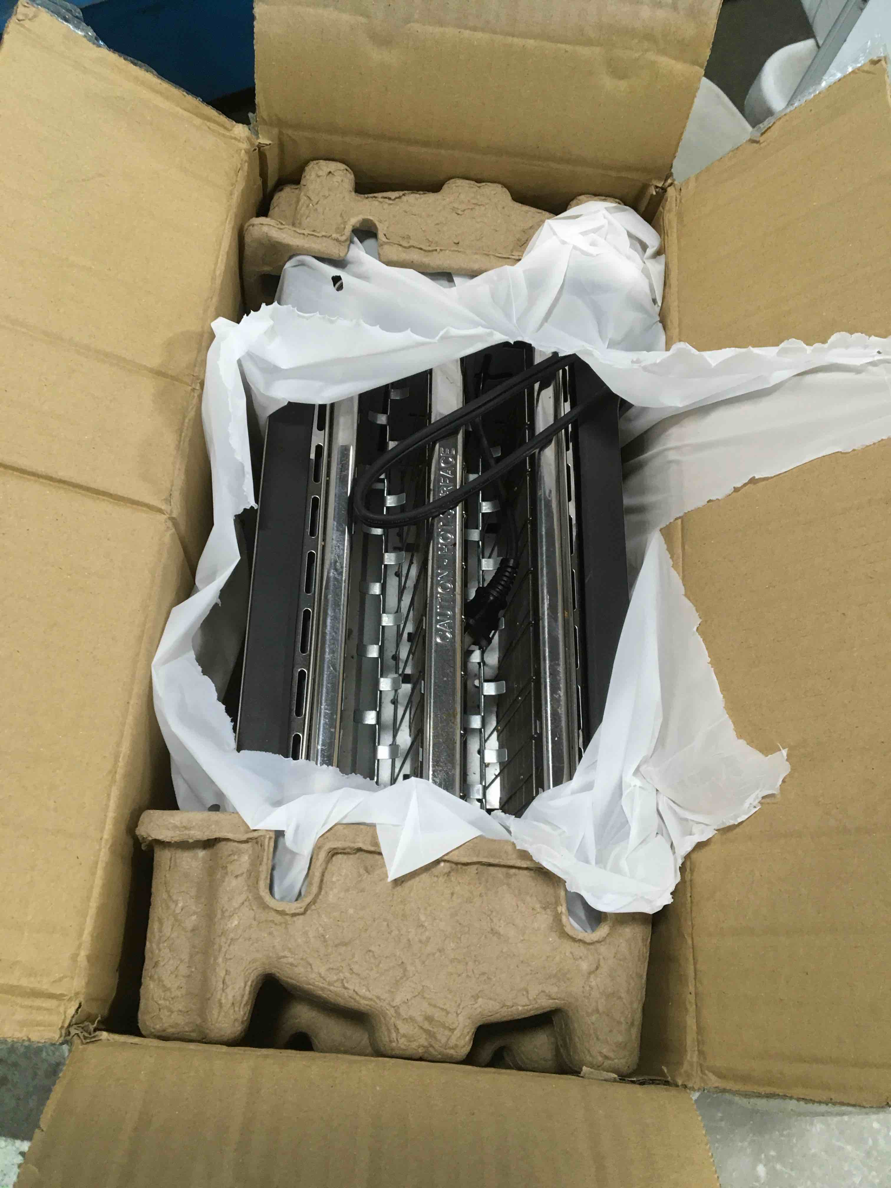 https://s3.amazonaws.com/lotting-images-prod/bidfta/RED6022129_1708440510913.jpeg