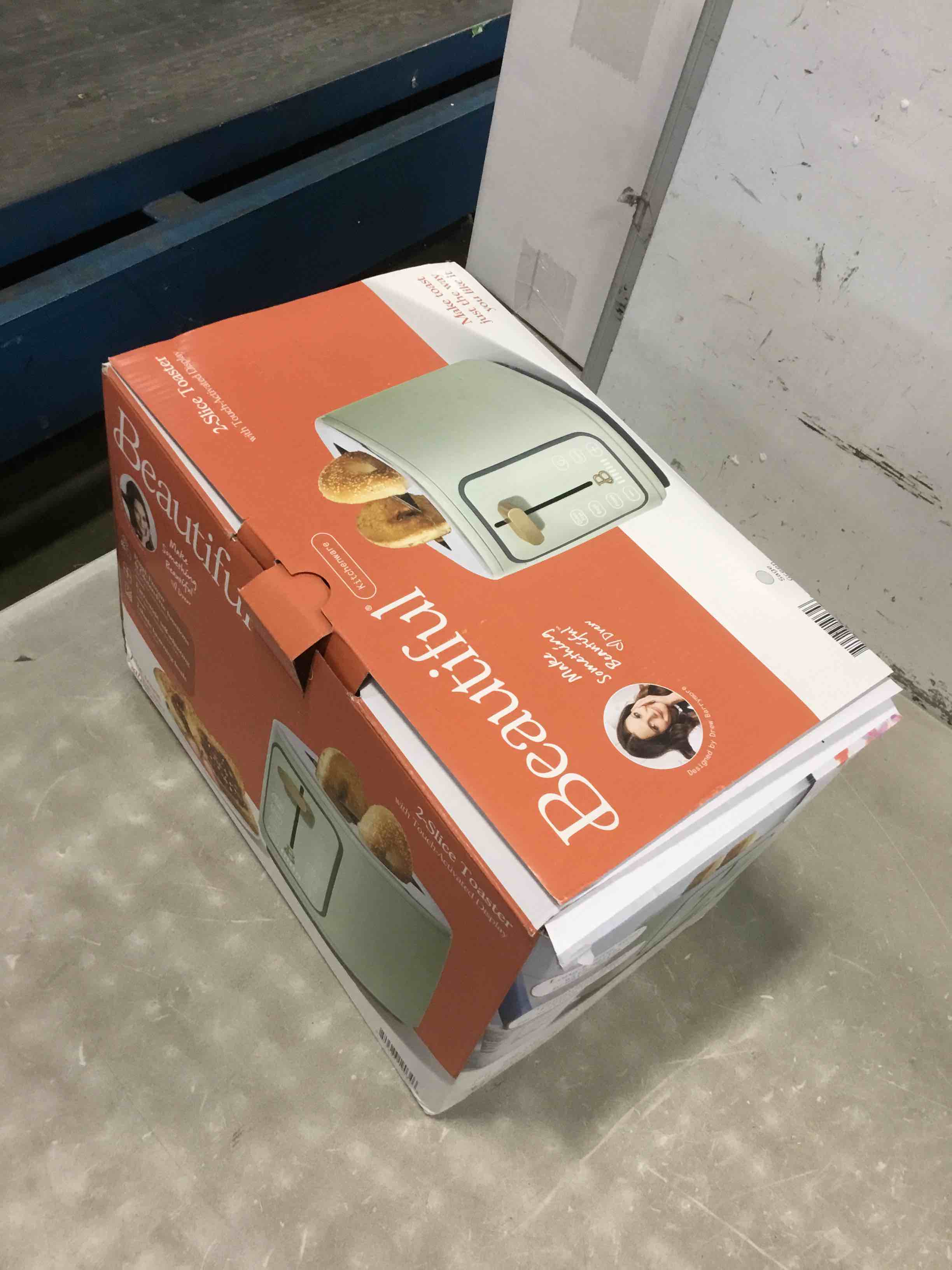 https://s3.amazonaws.com/lotting-images-prod/bidfta/RED6022280_1708461776600.jpeg