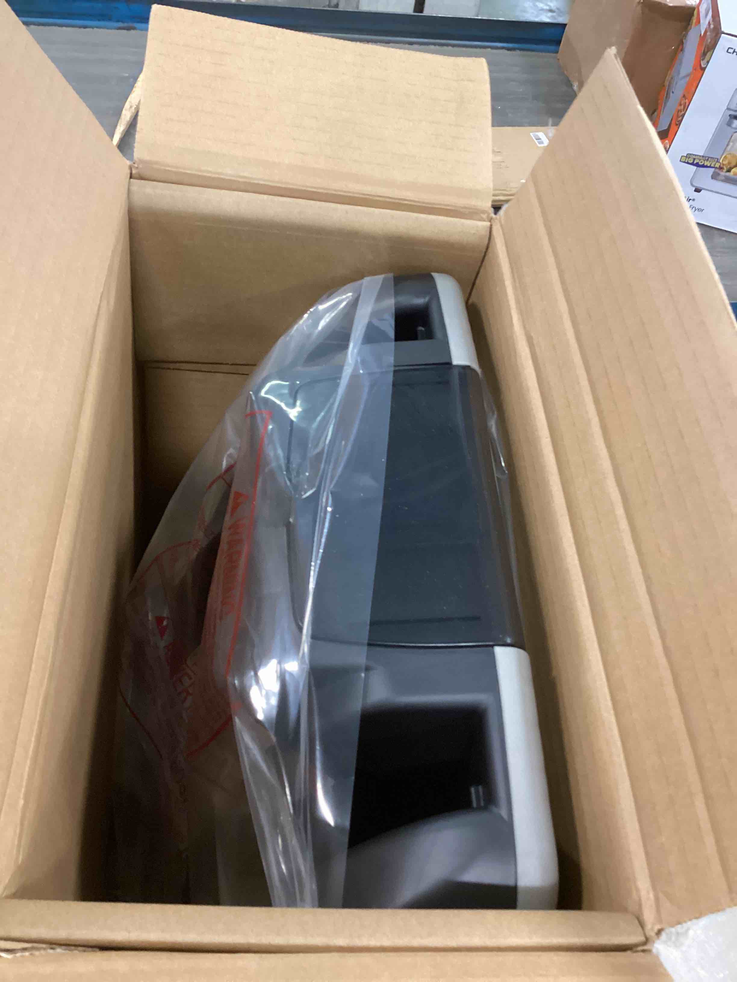 https://s3.amazonaws.com/lotting-images-prod/bidfta/RED6022437_1708532048177.jpeg