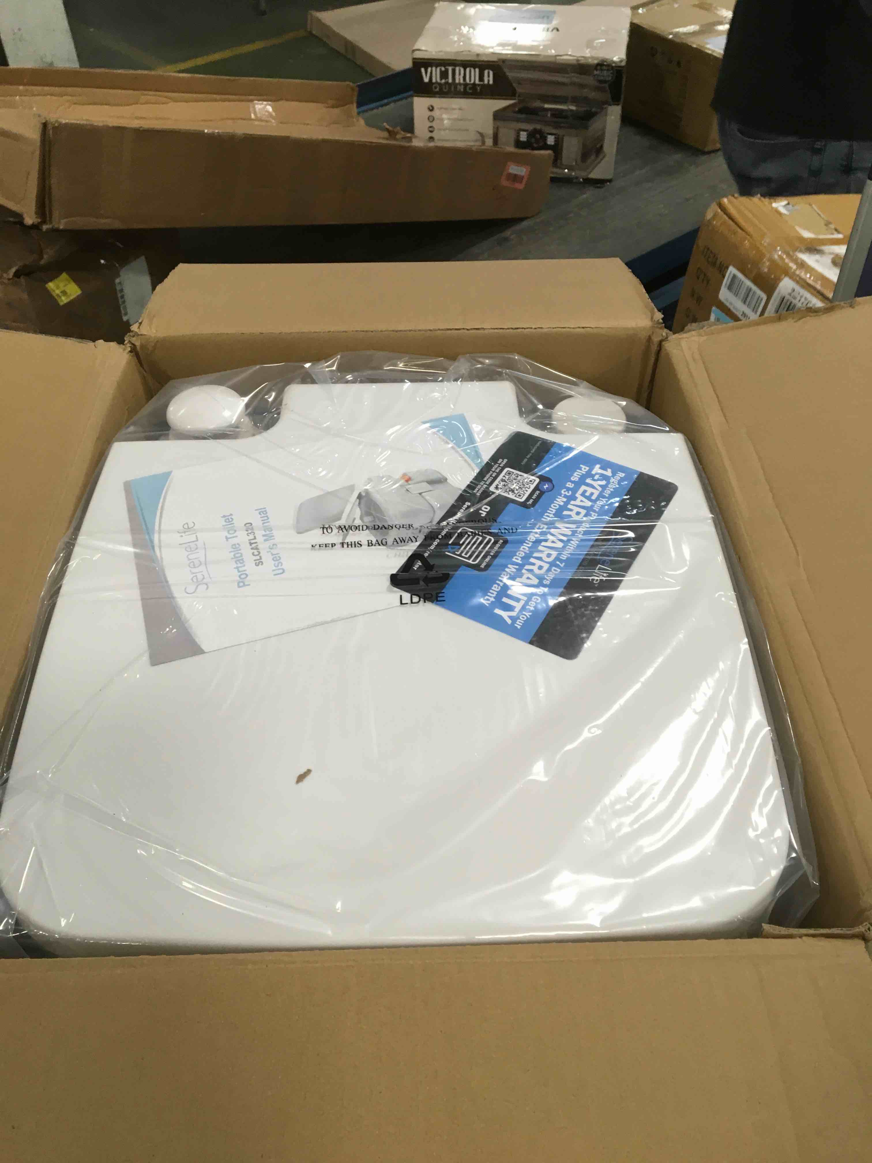 https://s3.amazonaws.com/lotting-images-prod/bidfta/RED6022730_1708630620222.jpeg