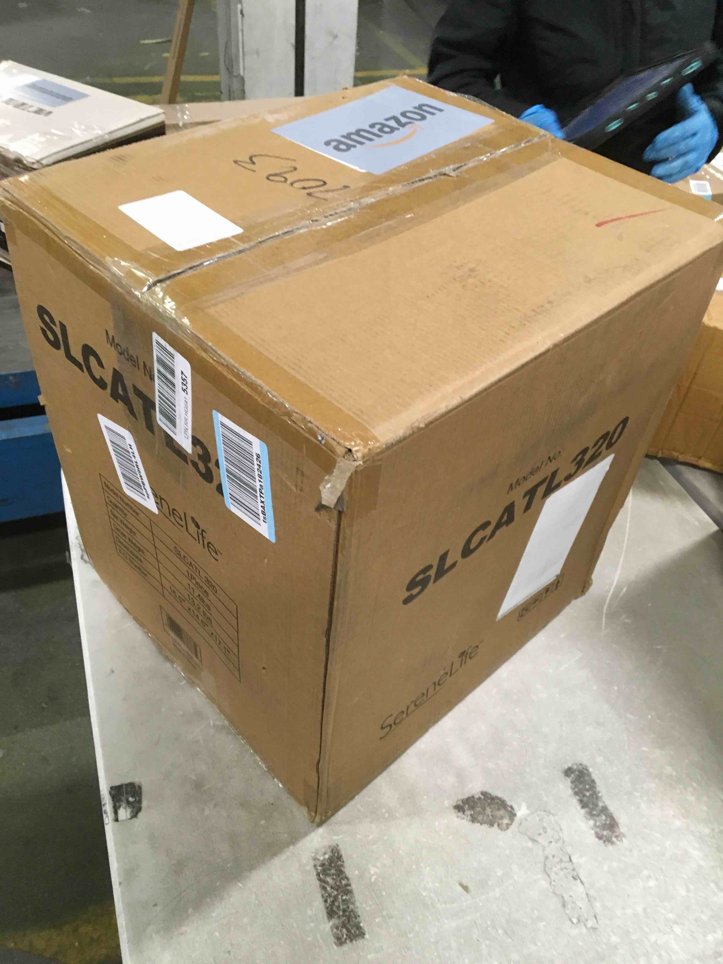 https://s3.amazonaws.com/lotting-images-prod/bidfta/RED6022730_1708630632591.jpeg