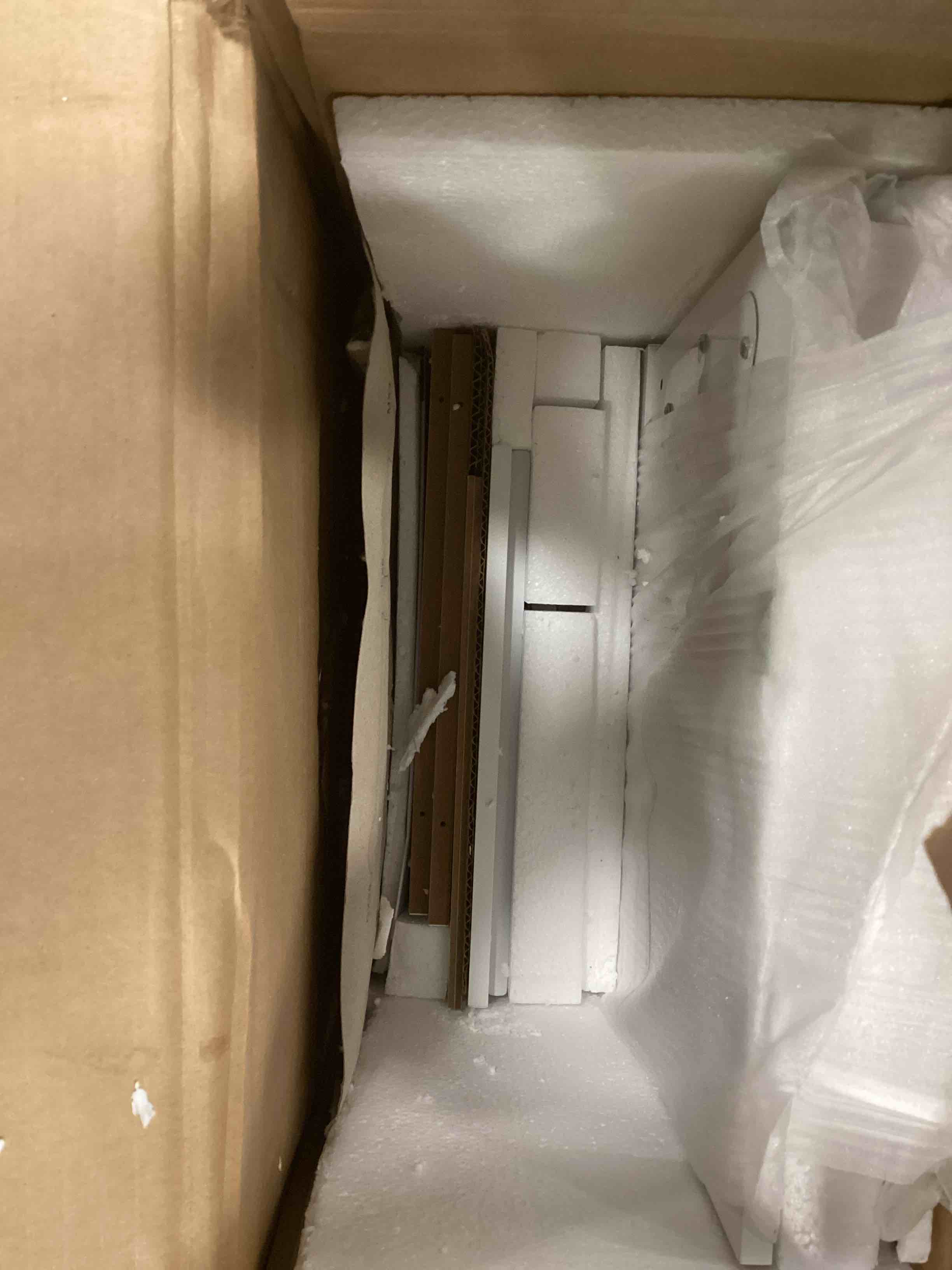https://s3.amazonaws.com/lotting-images-prod/bidfta/RED6022892_1708707720111.jpeg