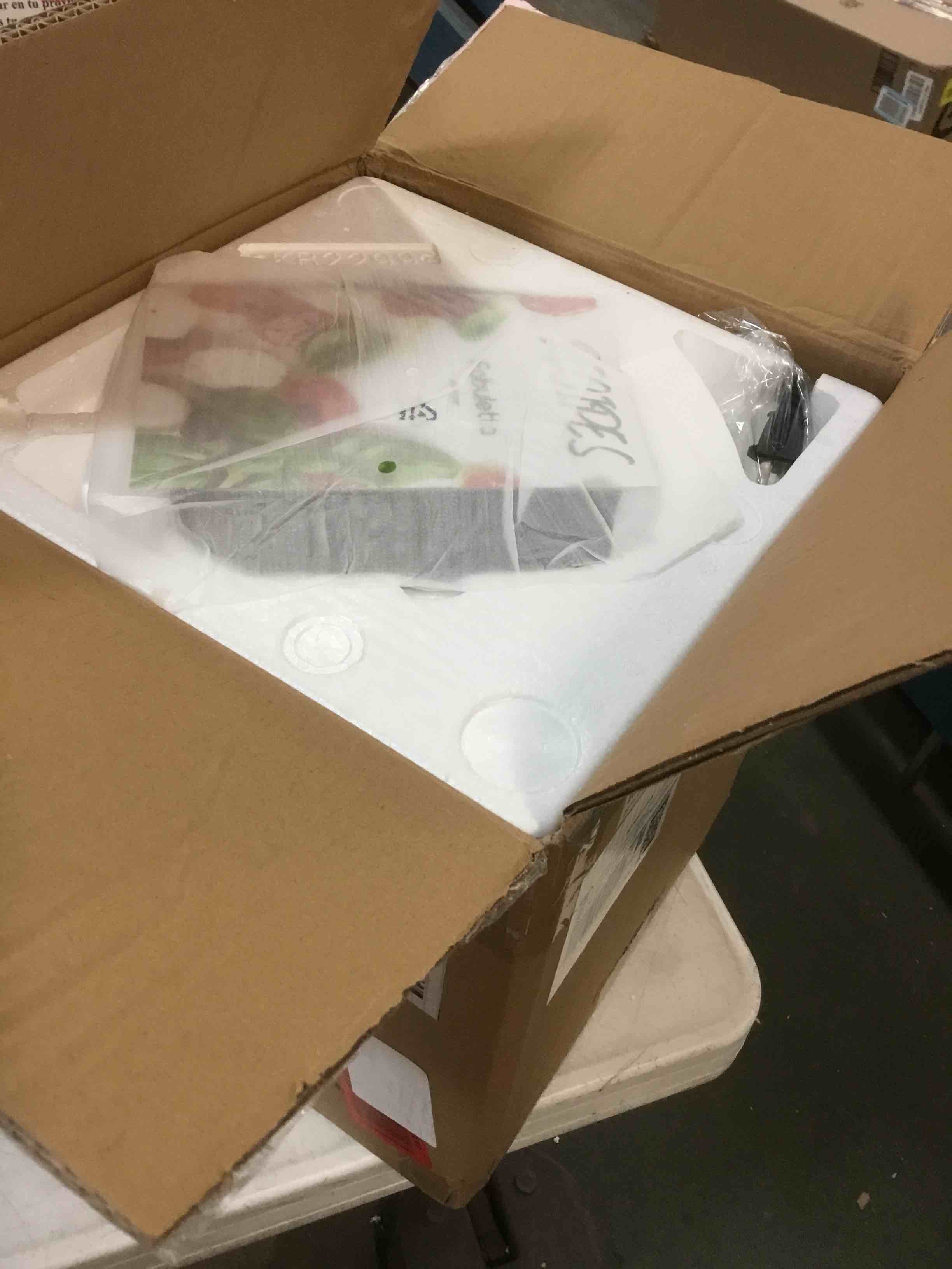 https://s3.amazonaws.com/lotting-images-prod/bidfta/RED6023195_1708274462579.jpeg