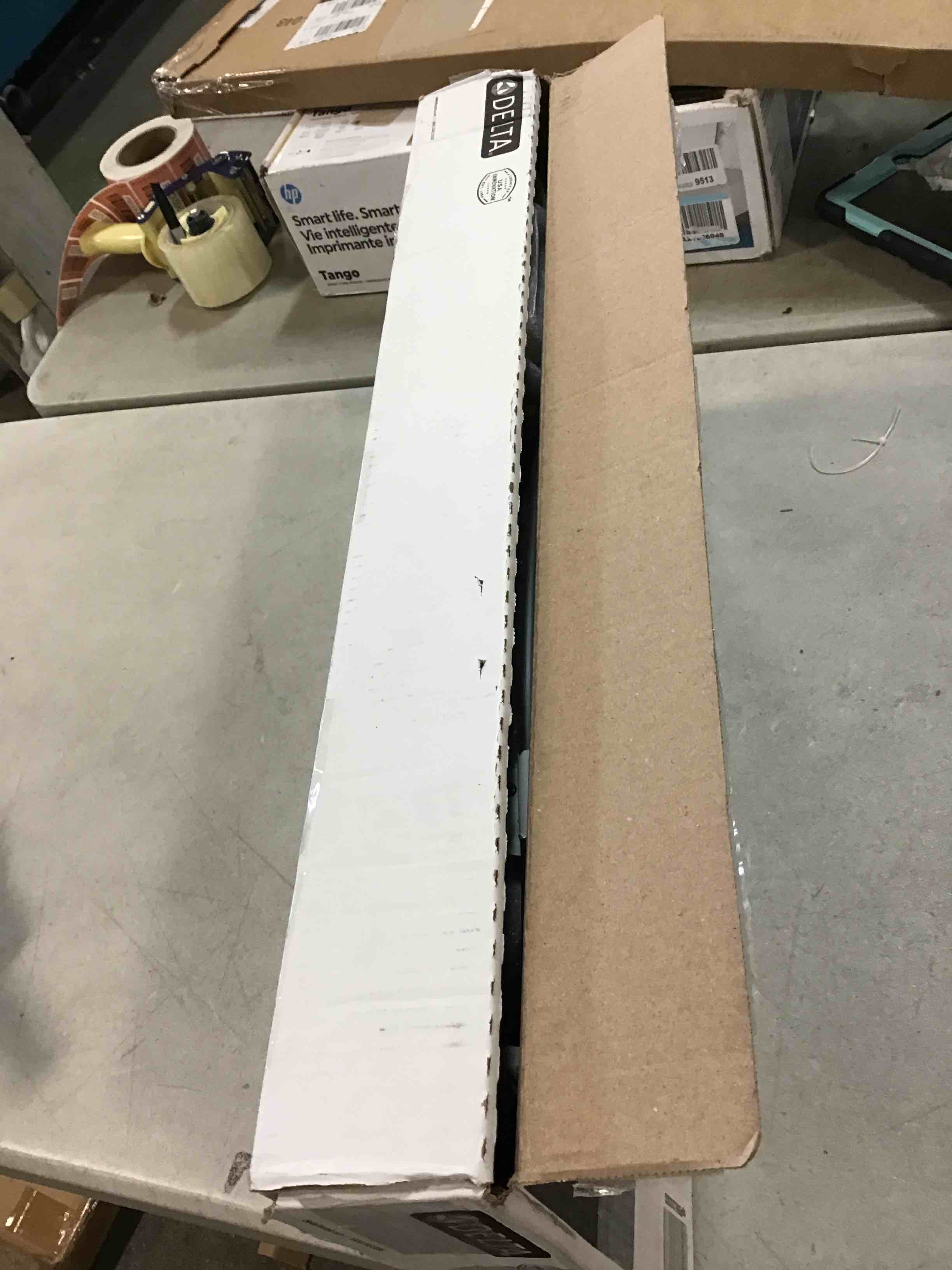 https://s3.amazonaws.com/lotting-images-prod/bidfta/RED6023565_1708462466201.jpeg