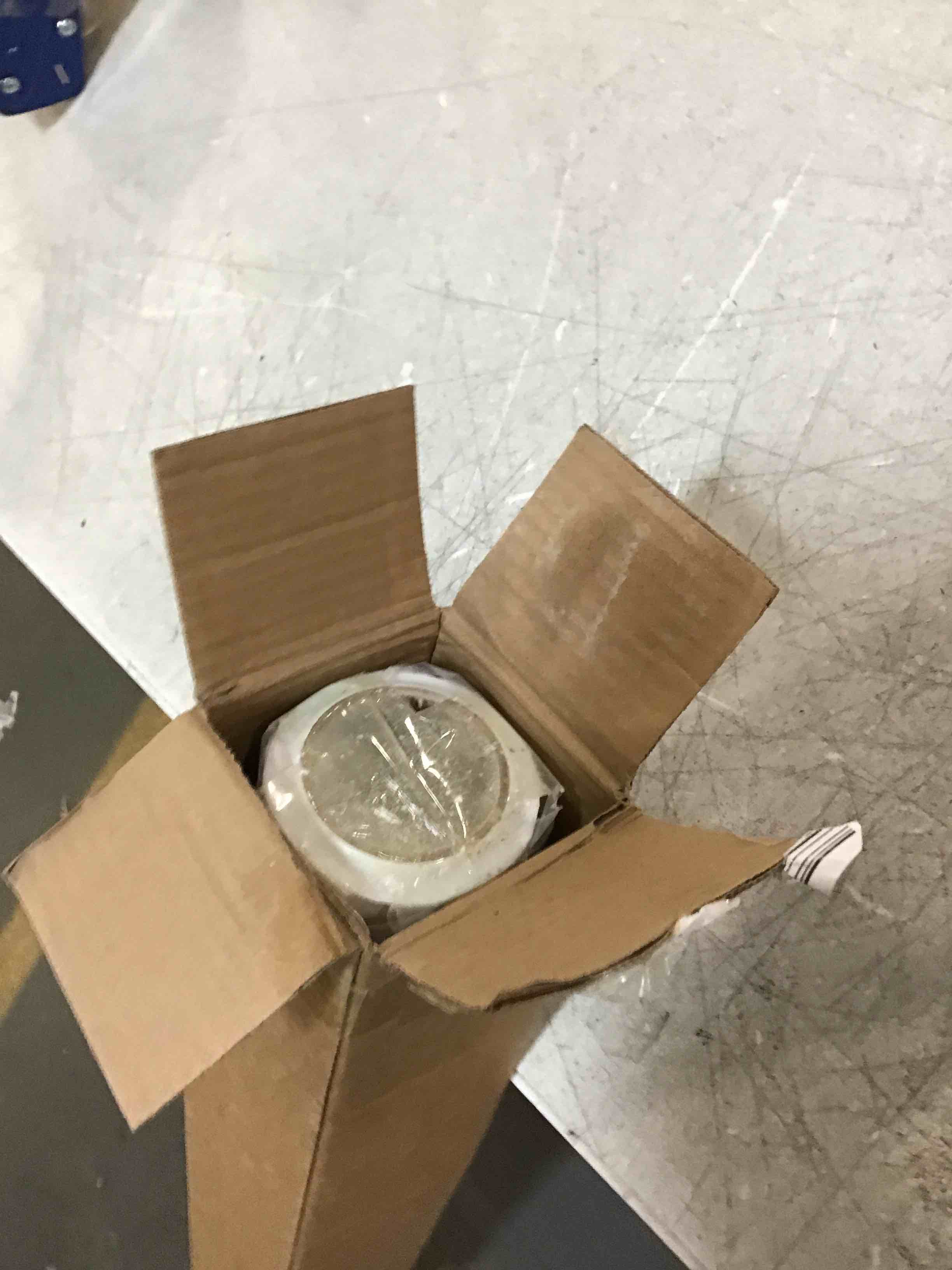 https://s3.amazonaws.com/lotting-images-prod/bidfta/RED6023658_1708527421483.jpeg