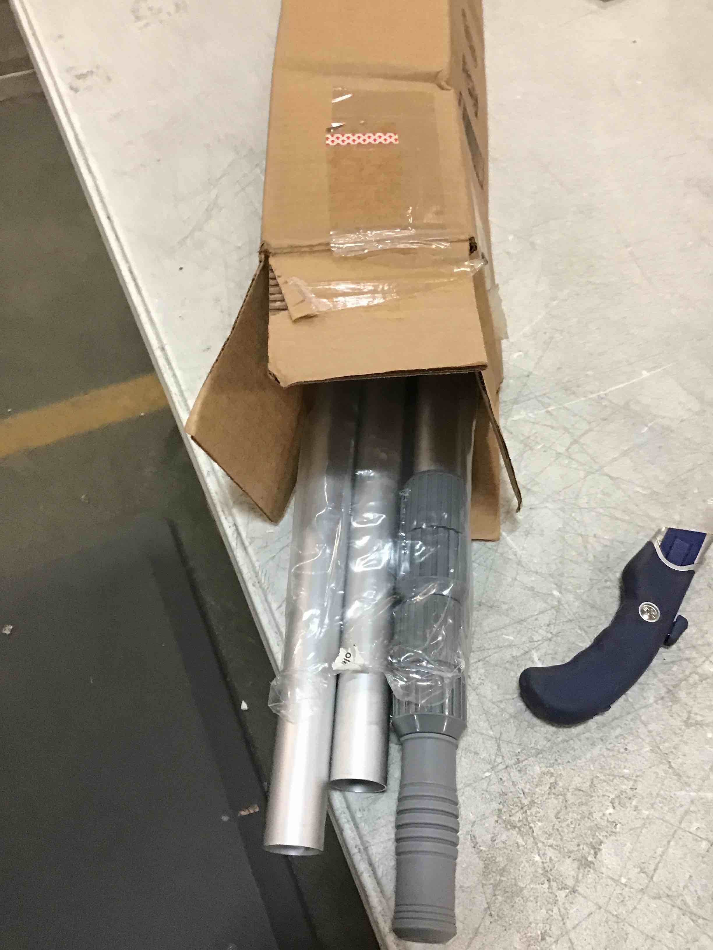 https://s3.amazonaws.com/lotting-images-prod/bidfta/RED6023661_1708528995390.jpeg