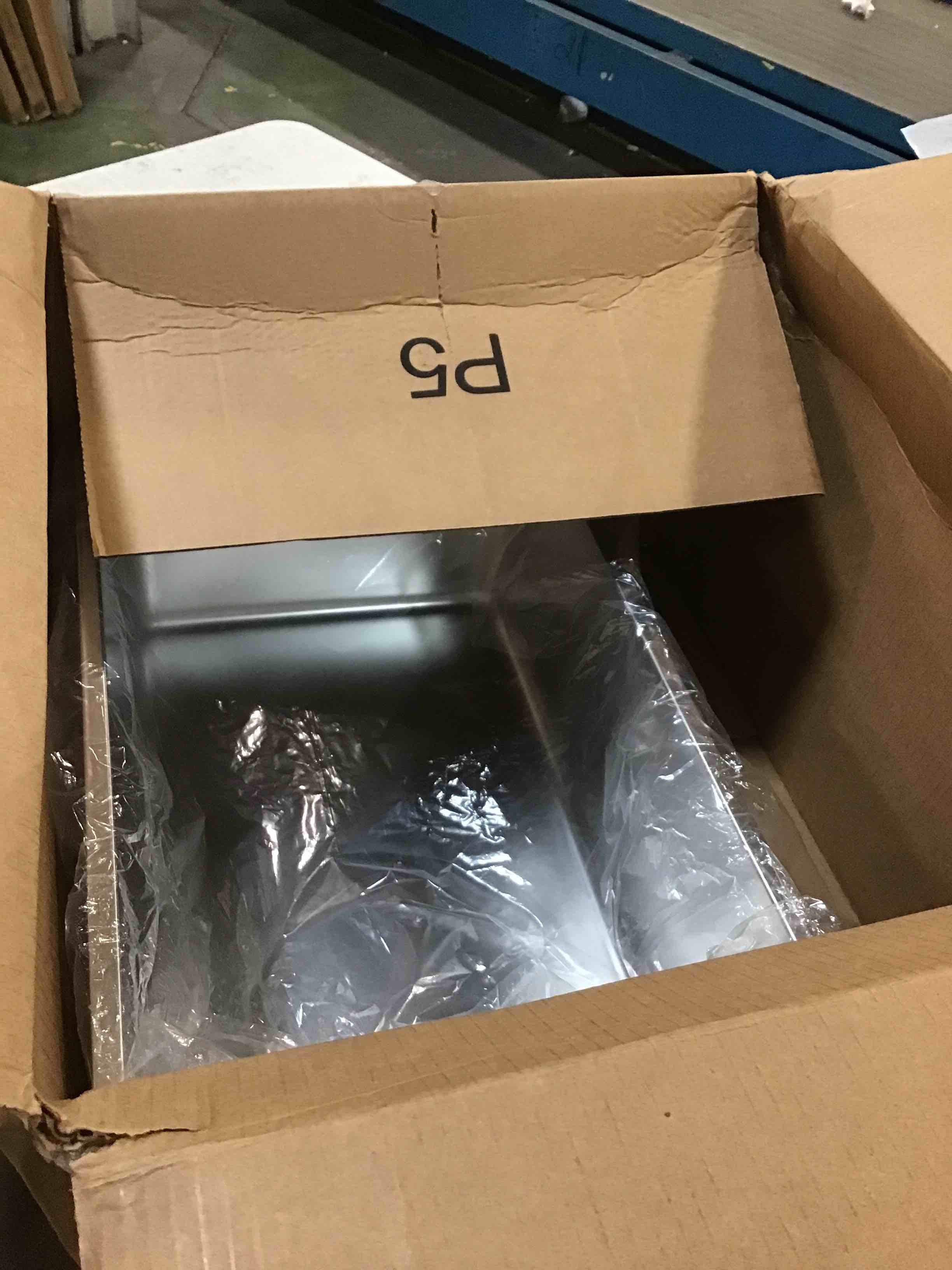 https://s3.amazonaws.com/lotting-images-prod/bidfta/RED6023893_1708618243166.jpeg