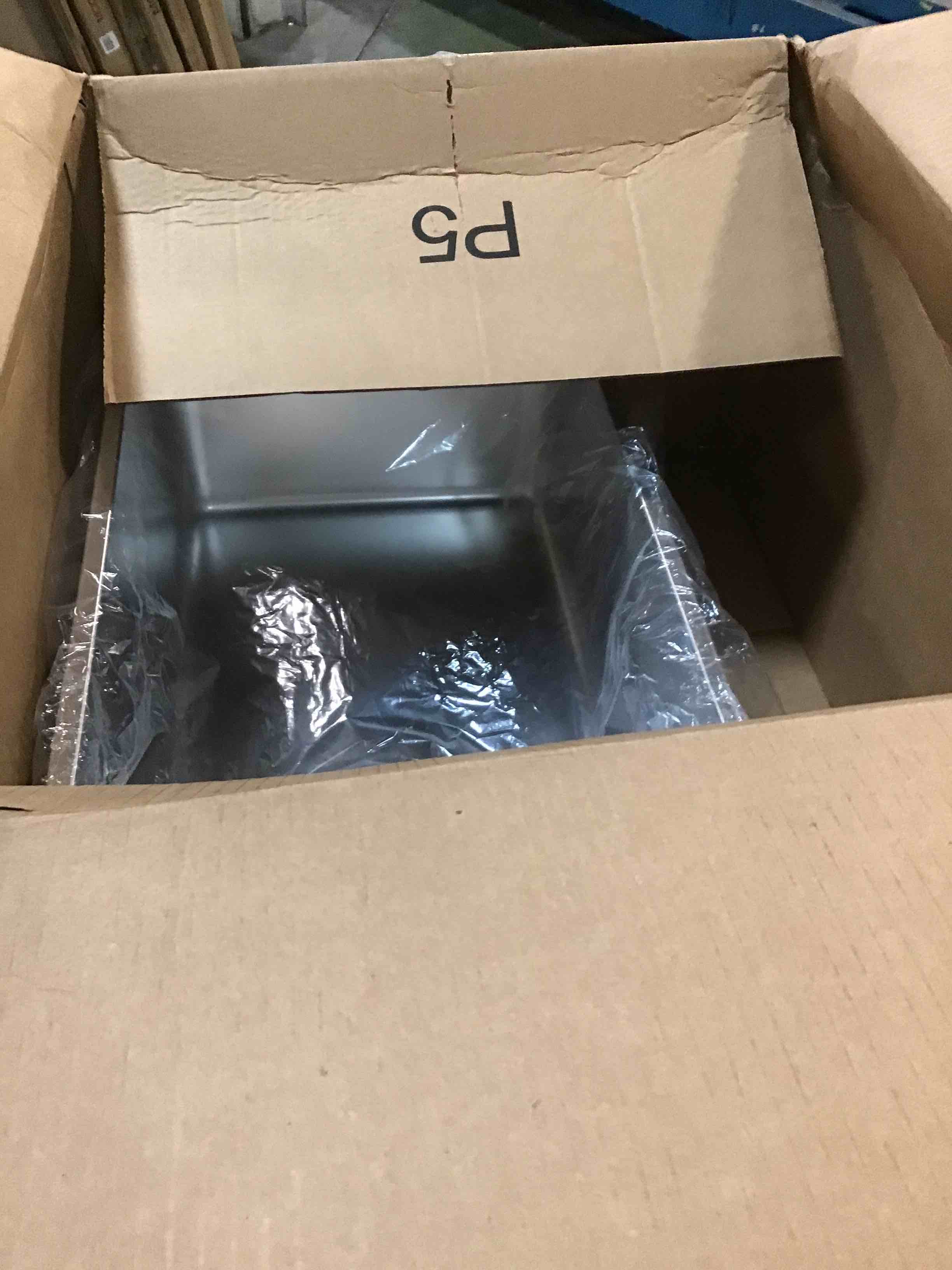 https://s3.amazonaws.com/lotting-images-prod/bidfta/RED6023893_1708618299061.jpeg