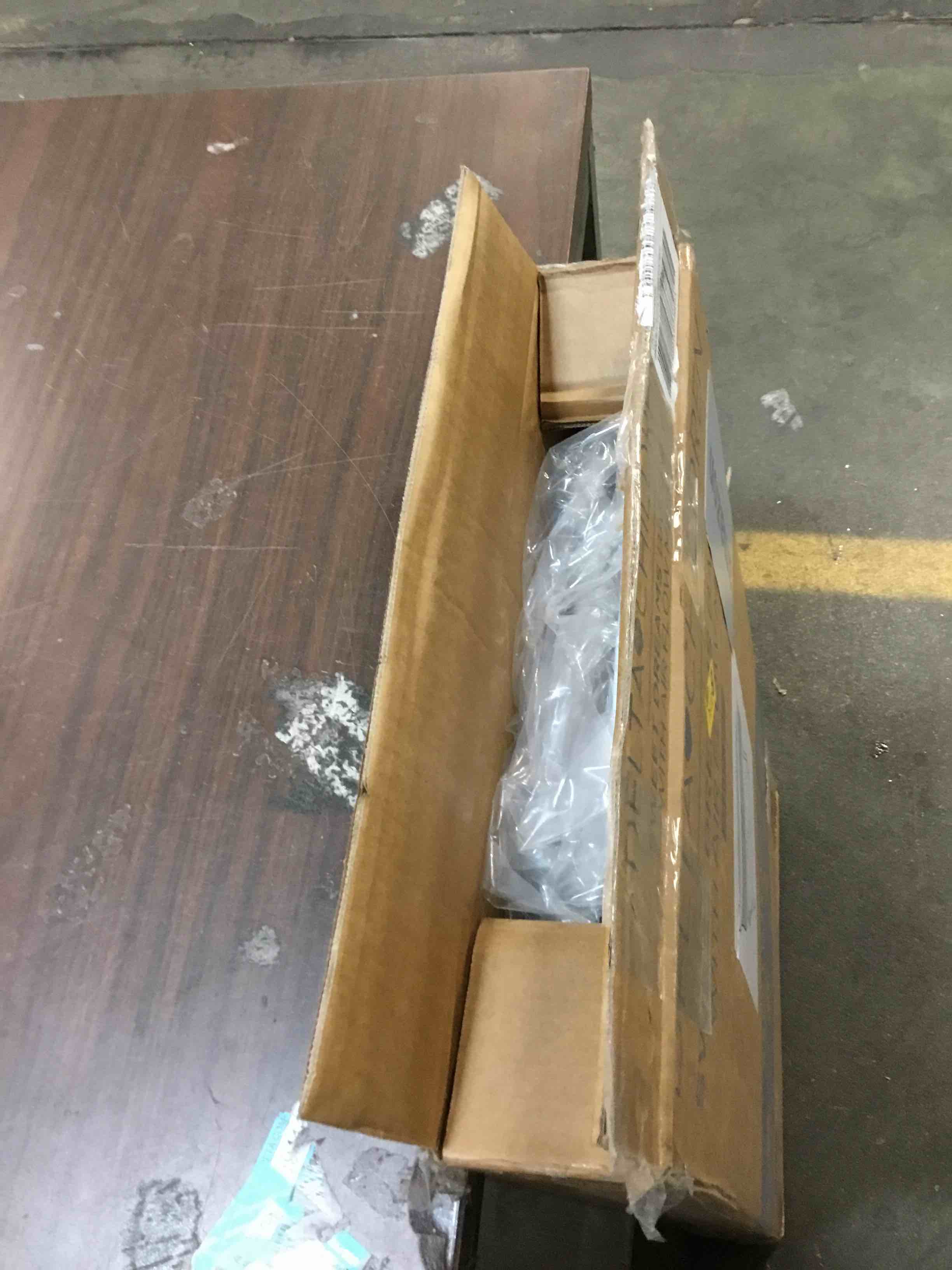 https://s3.amazonaws.com/lotting-images-prod/bidfta/RED6023954_1708626977147.jpeg