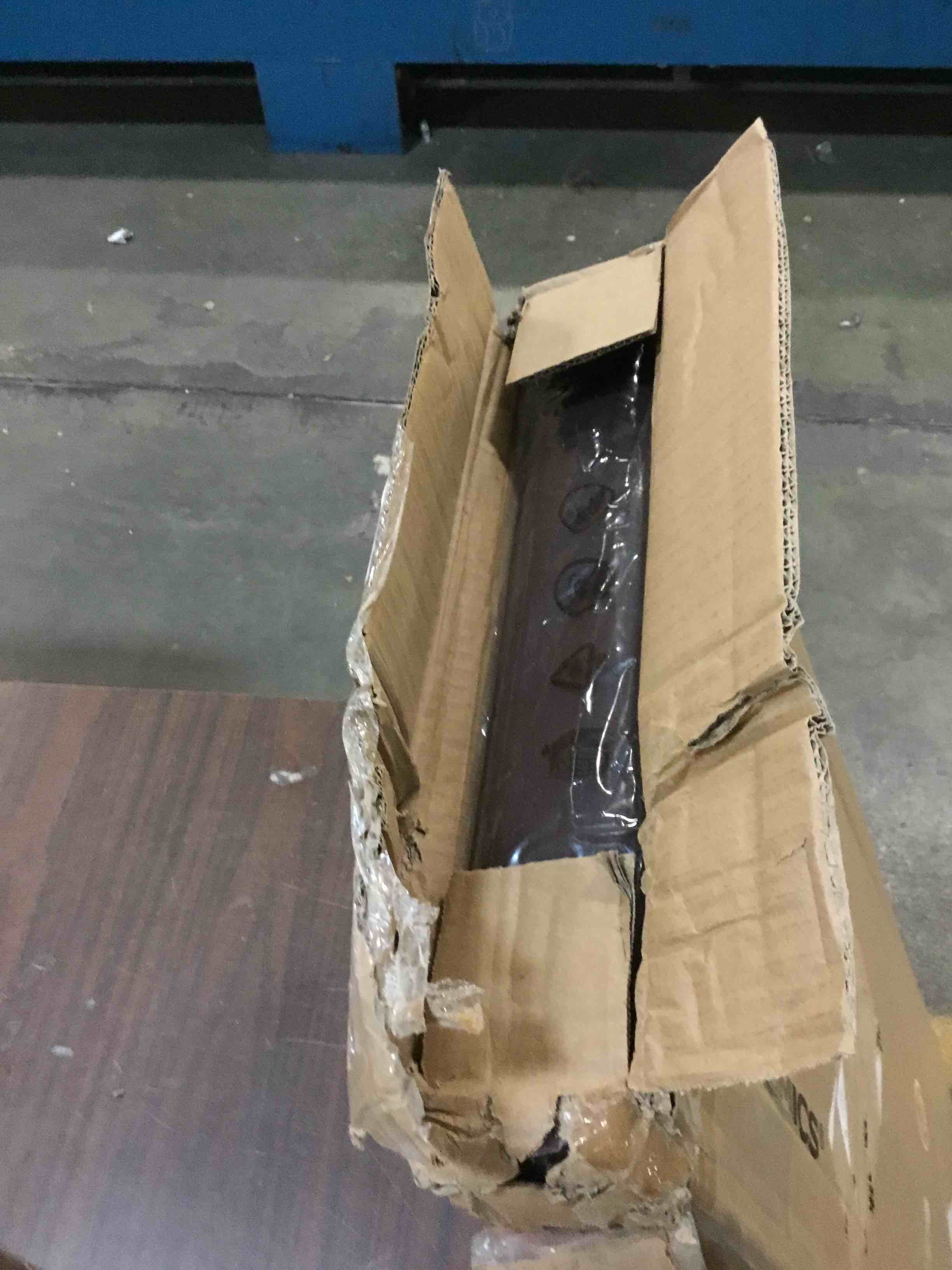 https://s3.amazonaws.com/lotting-images-prod/bidfta/RED6023967_1708628546073.jpeg