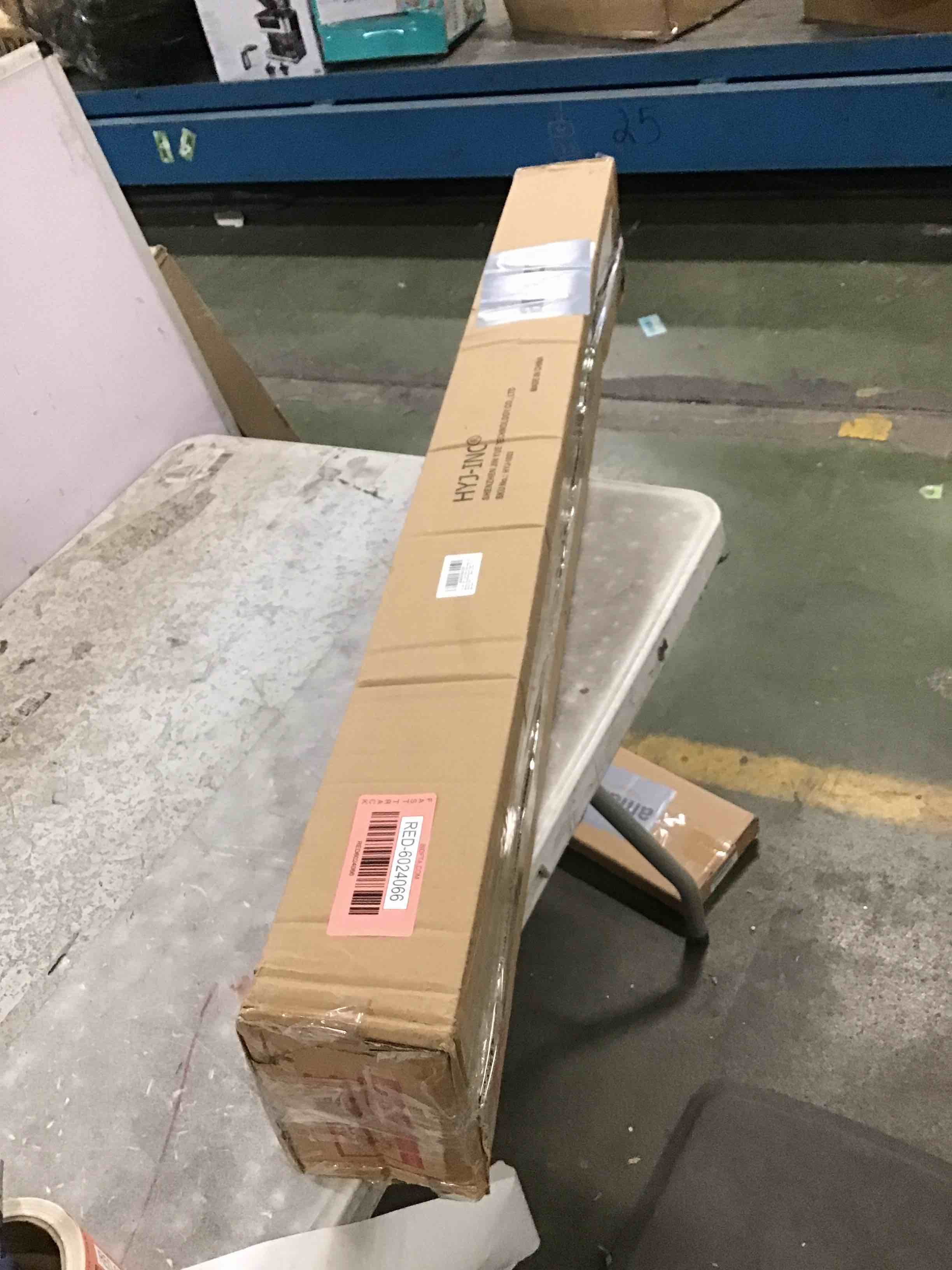 https://s3.amazonaws.com/lotting-images-prod/bidfta/RED6024066_1708693450518.jpeg