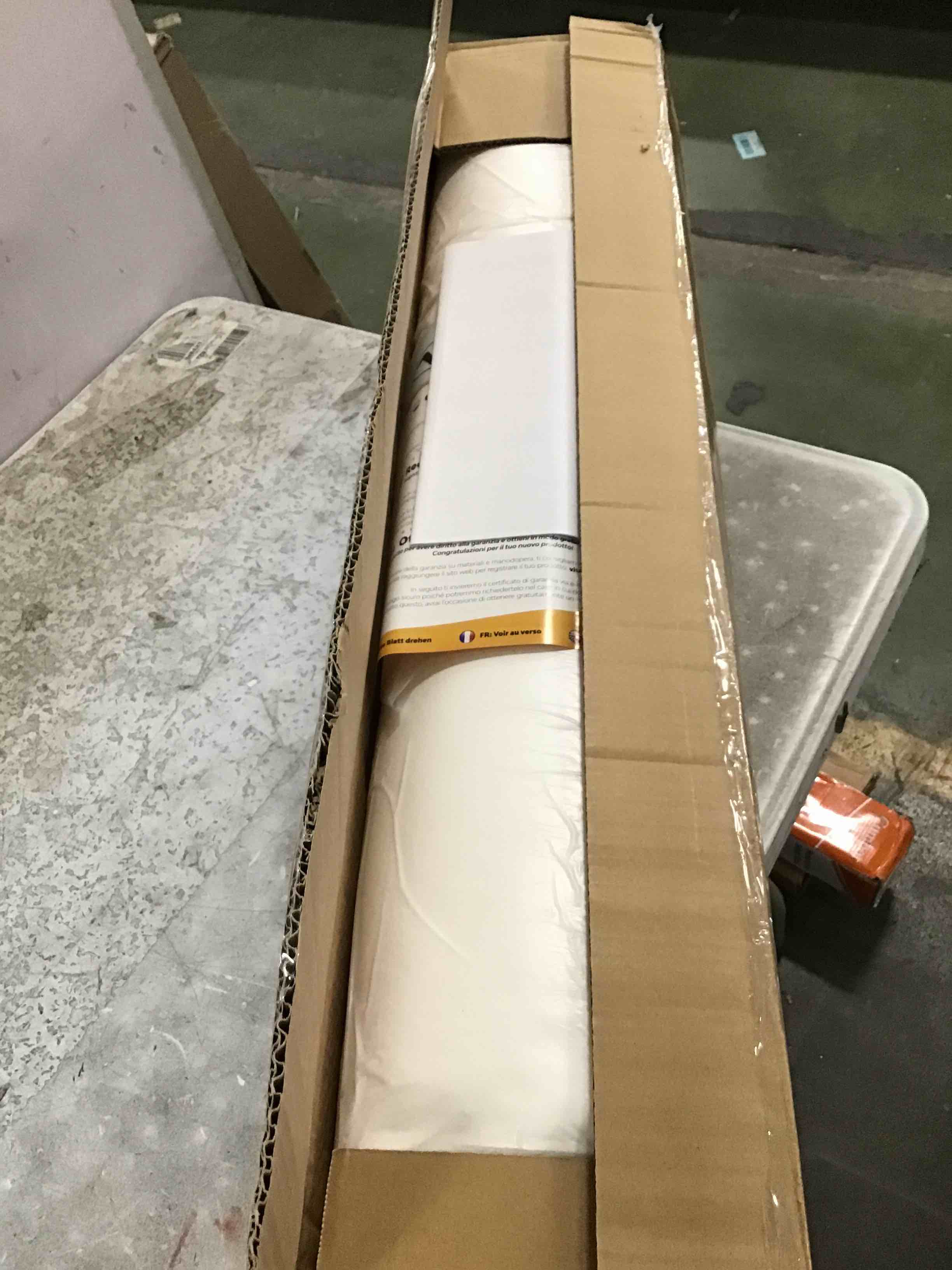 https://s3.amazonaws.com/lotting-images-prod/bidfta/RED6024069_1708693820349.jpeg